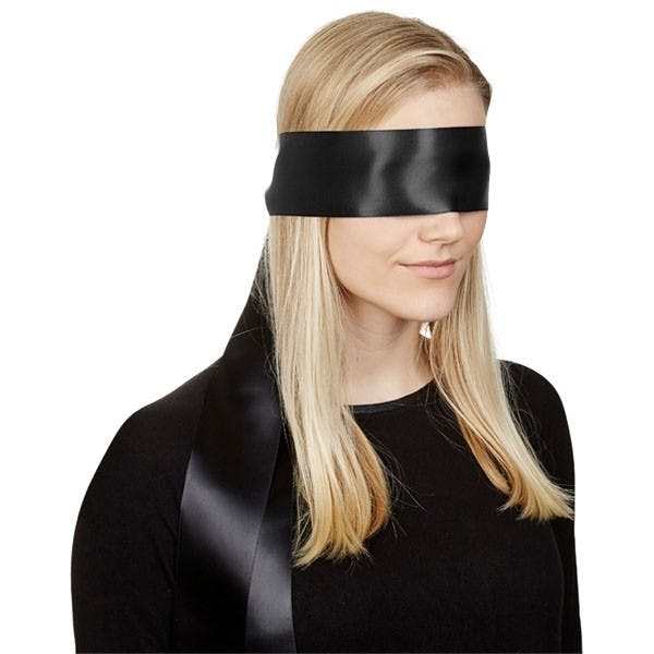 https://imgix.seoghoer.dk/15232_sinful_deluxe_satin_blindfold_02_1.jpg