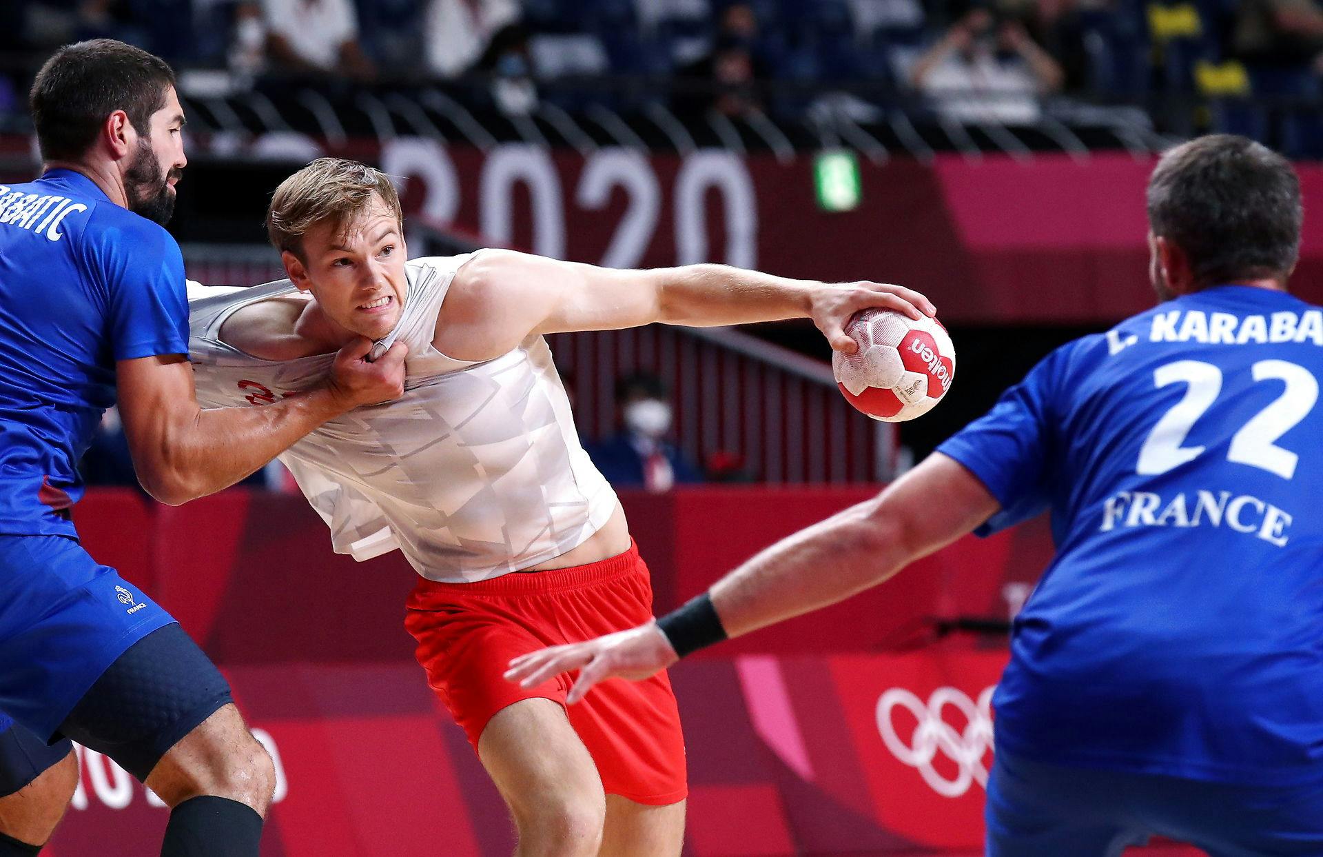 Det var i den grad en hård OL-finale for Gidsel, der kom i menneskehænder. 