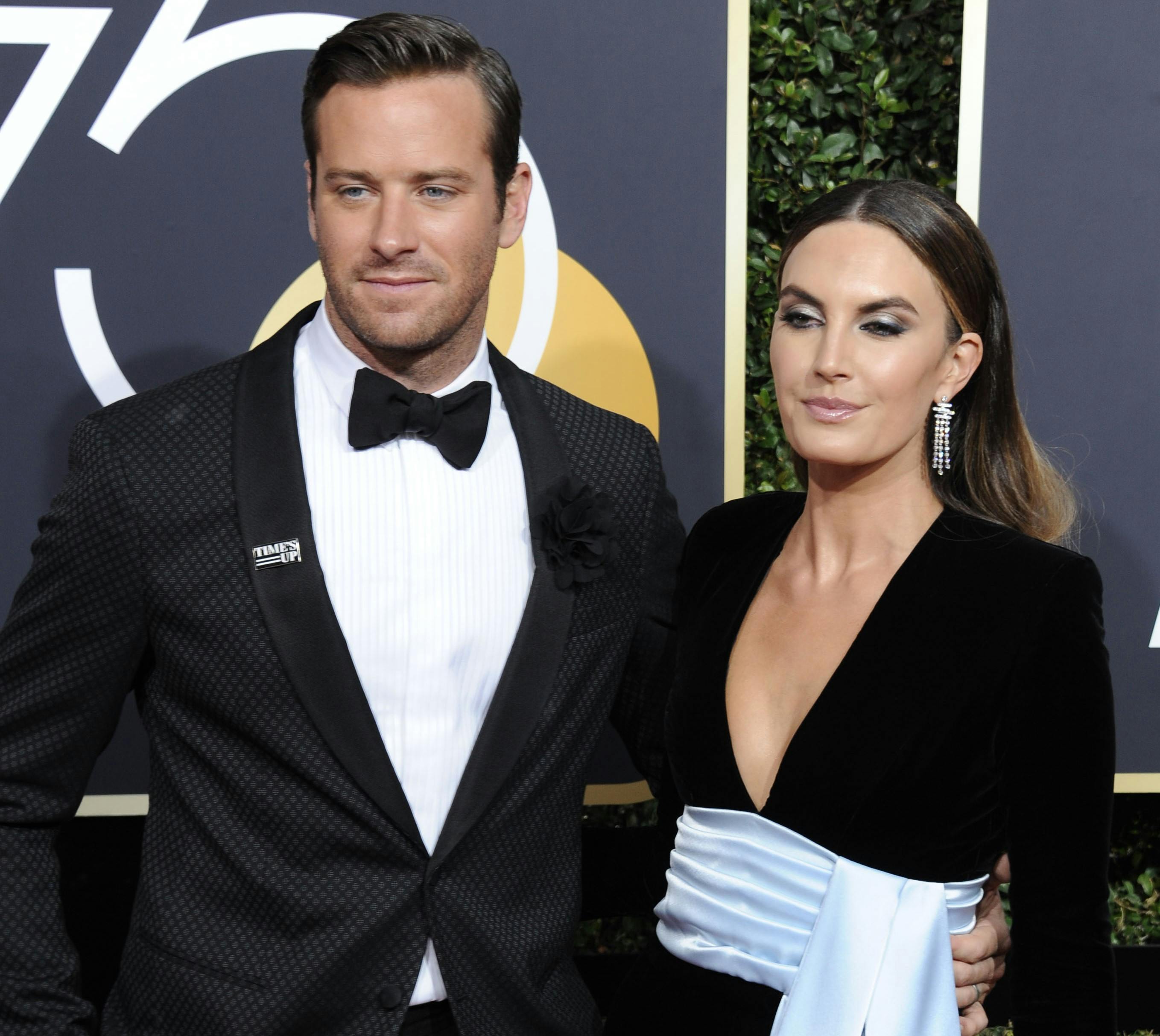 Armie Hammer og hans hustru gennem ti år, Elizabeth Chambers. De to blev skilt i sommeren 2020, bare et halvt år før, at Hammer blev ramt af skandalerne. Sammen har de to børn
