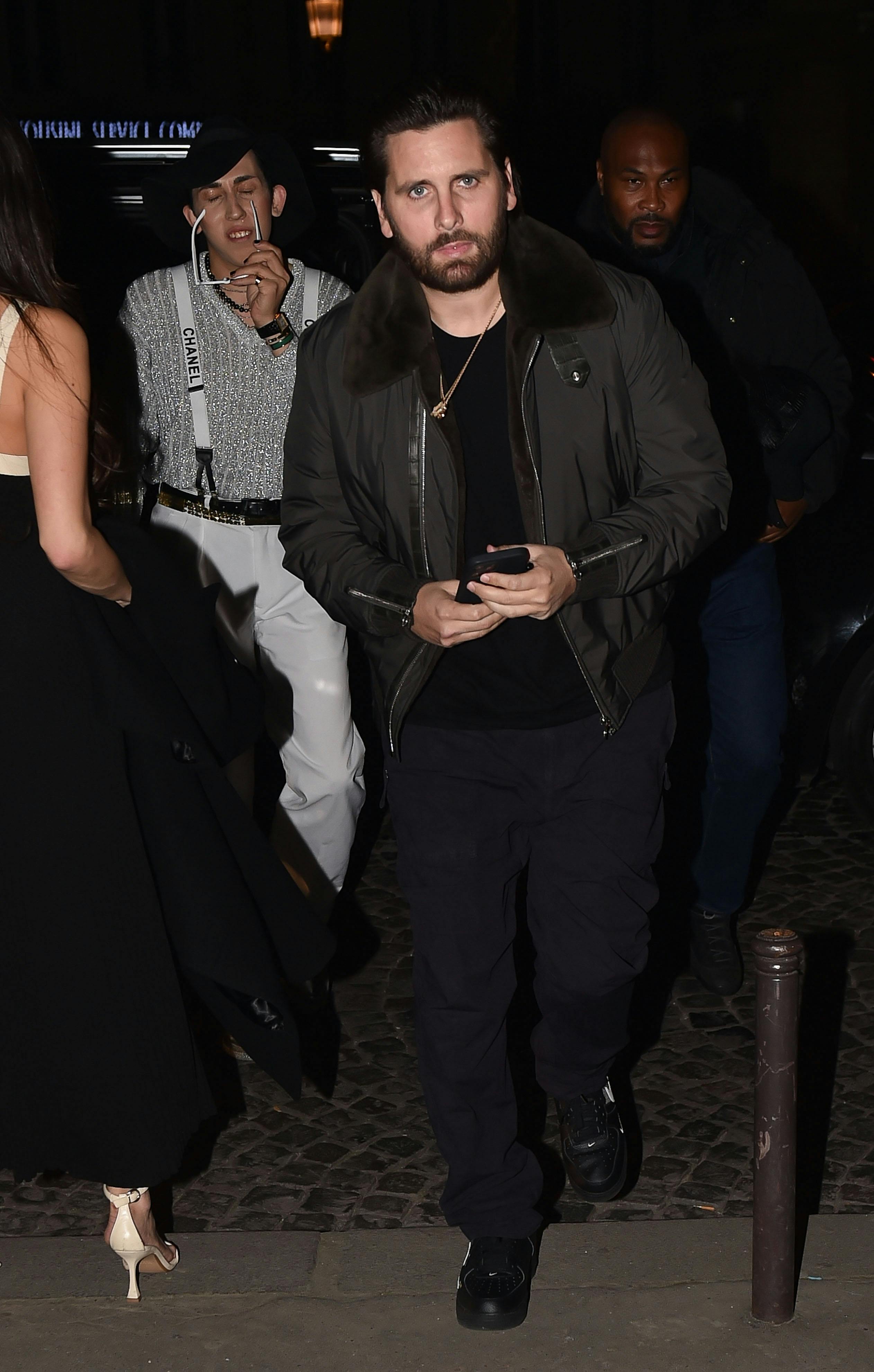 Scott Disick var ikke inviteret med til ekskonens bryllup, men noget tydede på, han trods alt havde en festlig aften&nbsp;