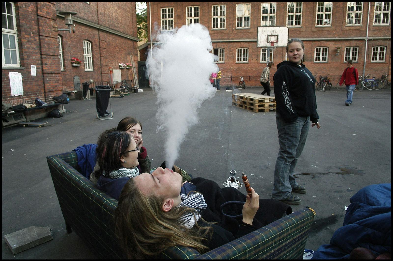 Slik og frugt-smage bliver foretrukket af langt de fleste unge mennesker, der ryger vandpibe.&nbsp;