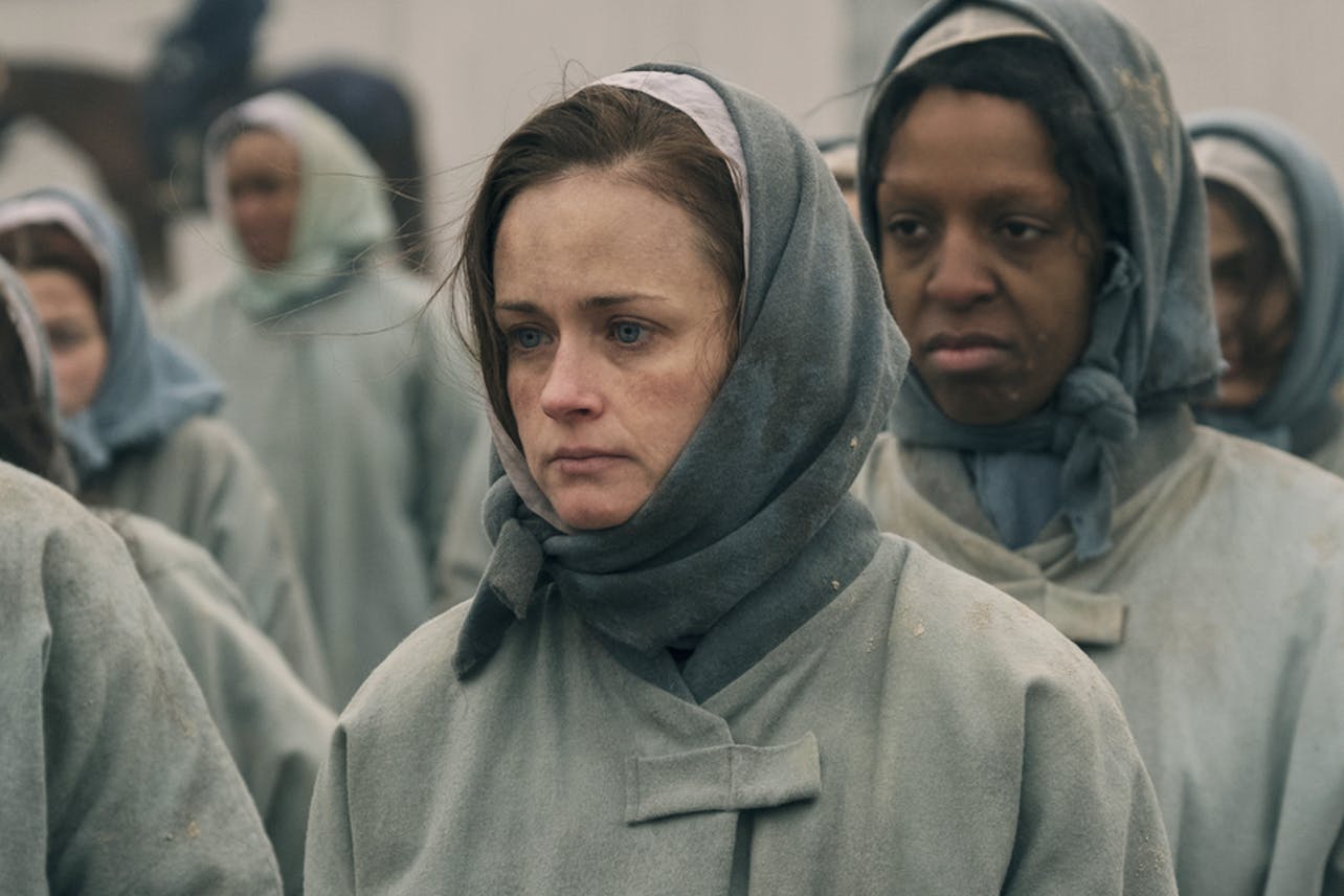 Alexis Bledel i "The Handmaid's Tale" som Emily Malek aka Ofglen.
