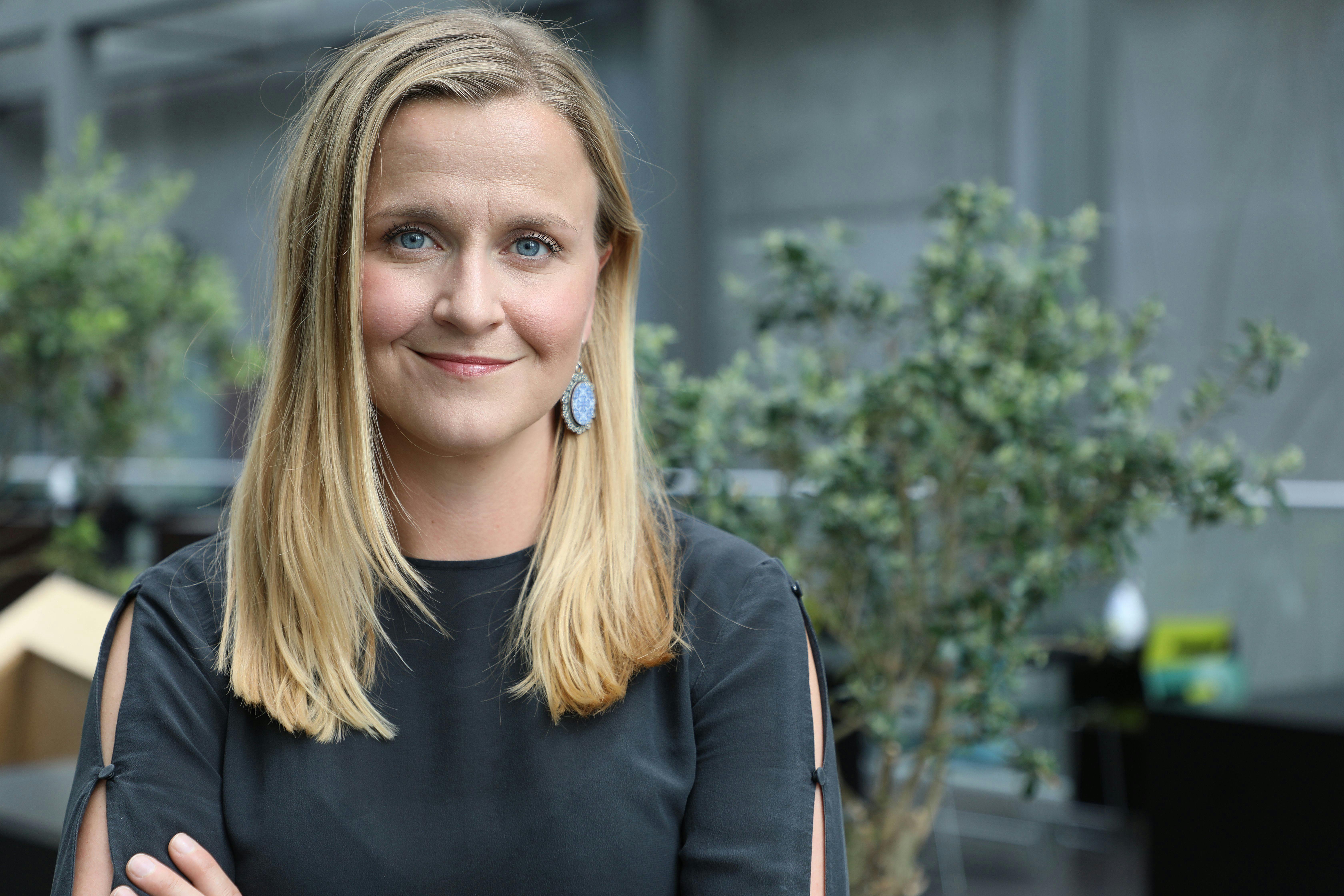 DR-korrespondent Tinne Hjersing Knudsen er blevet gift.