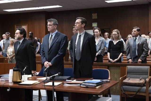 Colin Firth i retten som Michael Peterson.