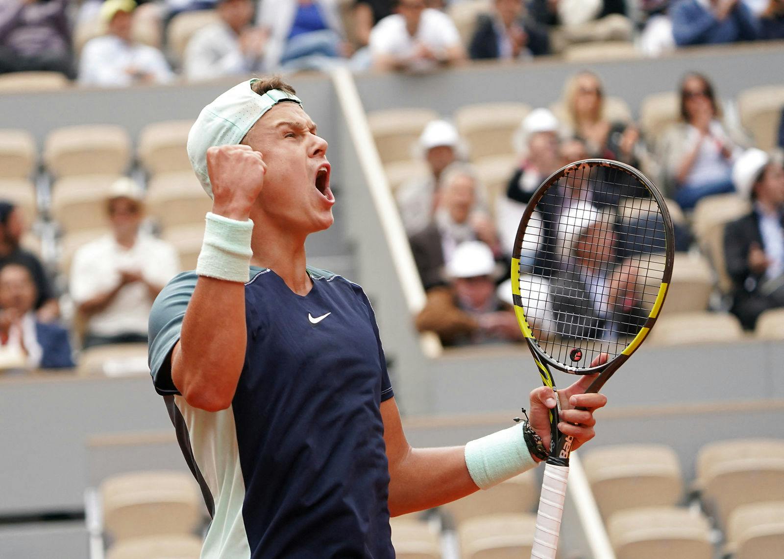 Holger Rune er som den første danske mand nogensinde klar til kvartfinalen ved en Grand Slam-turnering.