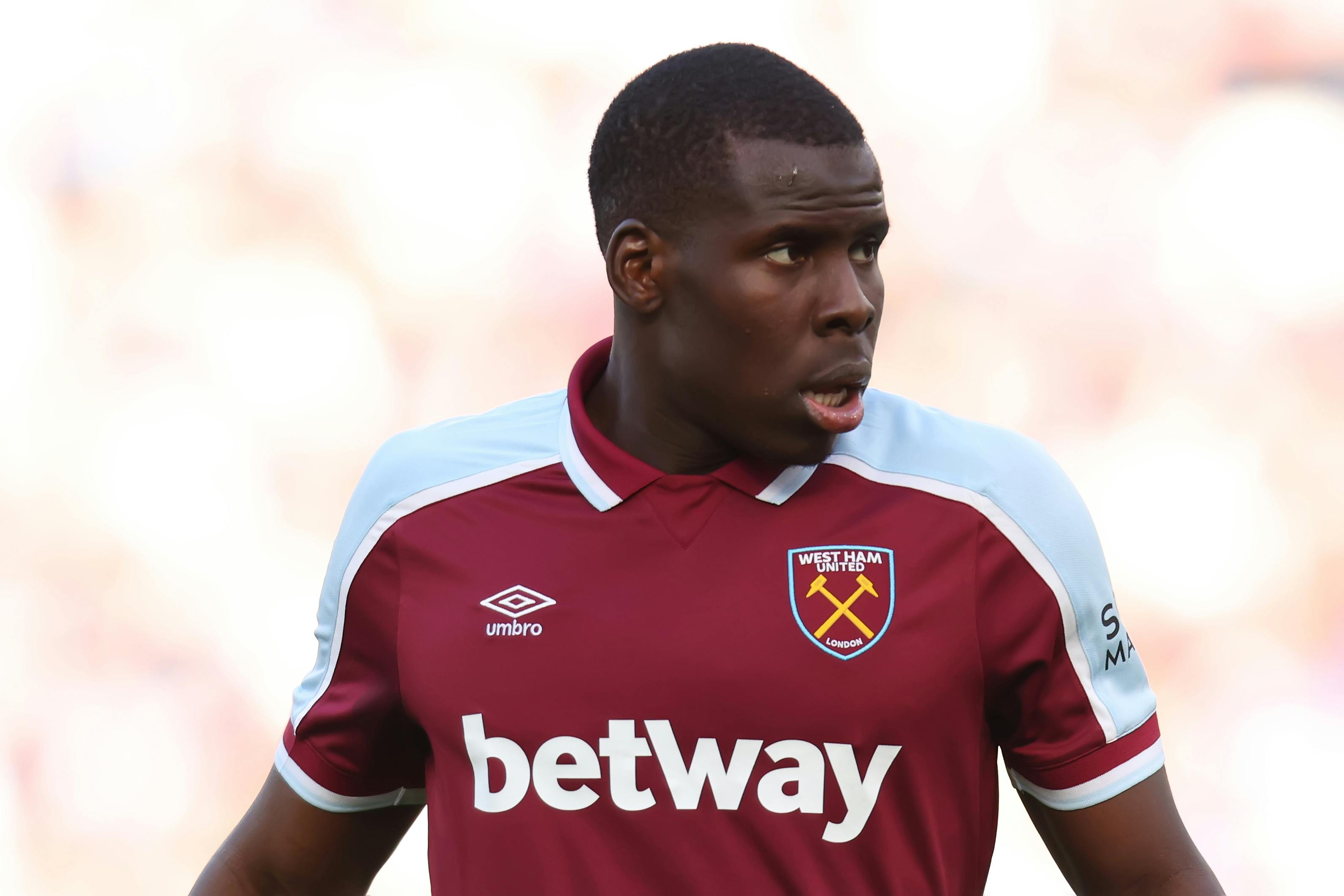 Nu bliver Kurt Zouma straffet for katte mishandling.