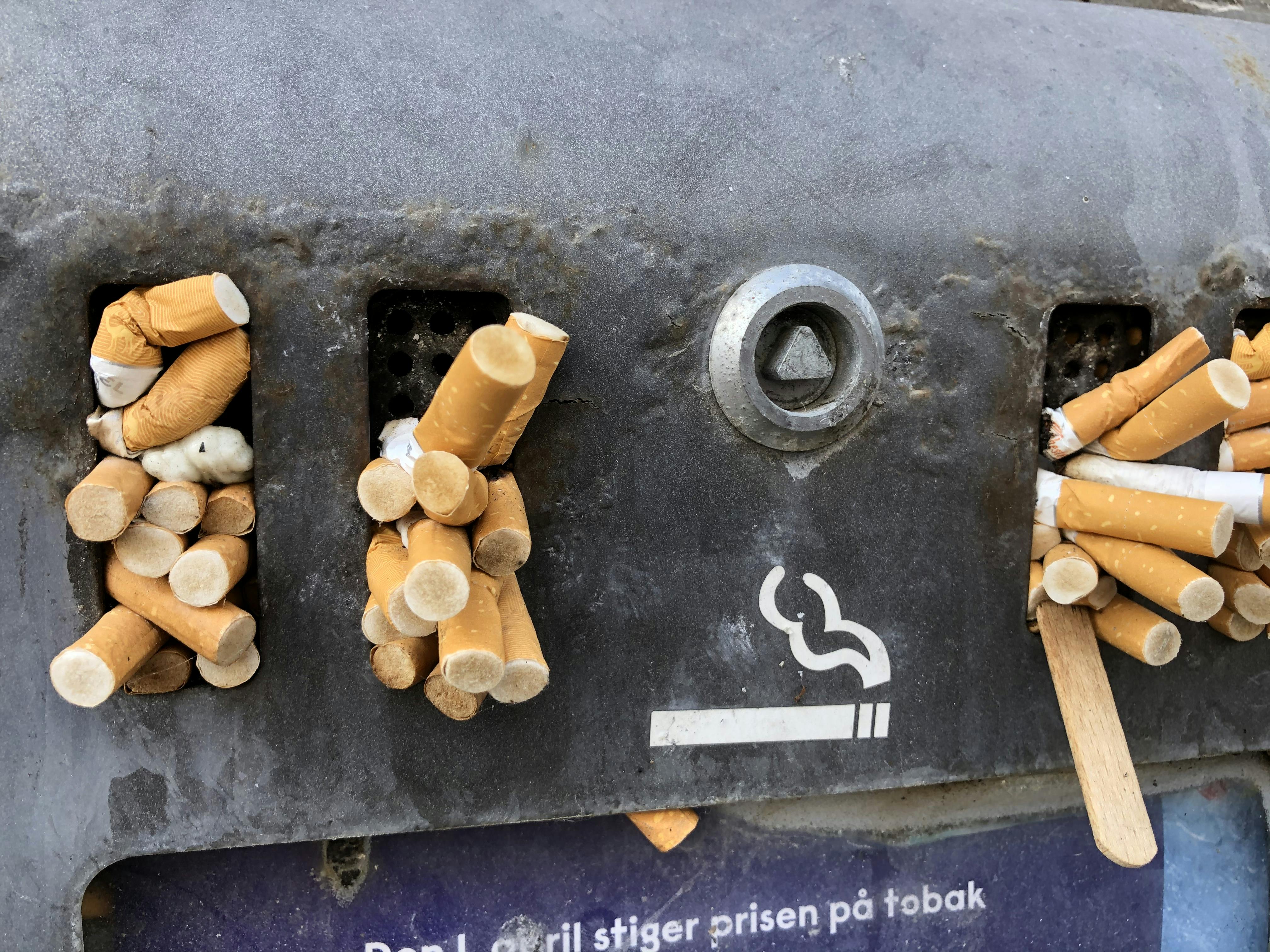 Det er slut med rygepauserne i Aalborg Kommune, der er den nyeste kommune til at indføre nultolerance over for smøger røget i arbejdstiden i det offentlige