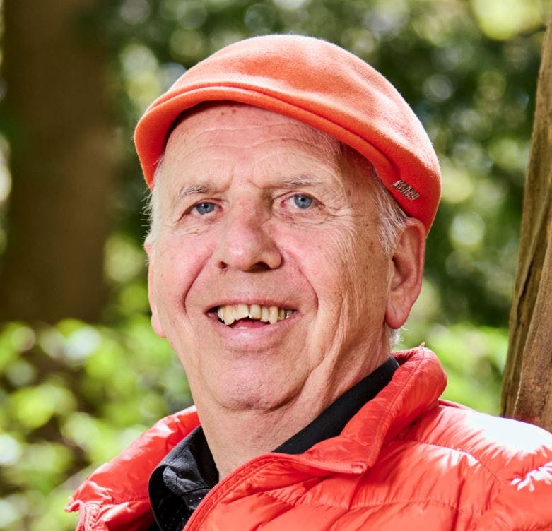 Jacob Haugaard har masser af kunder i butikken.