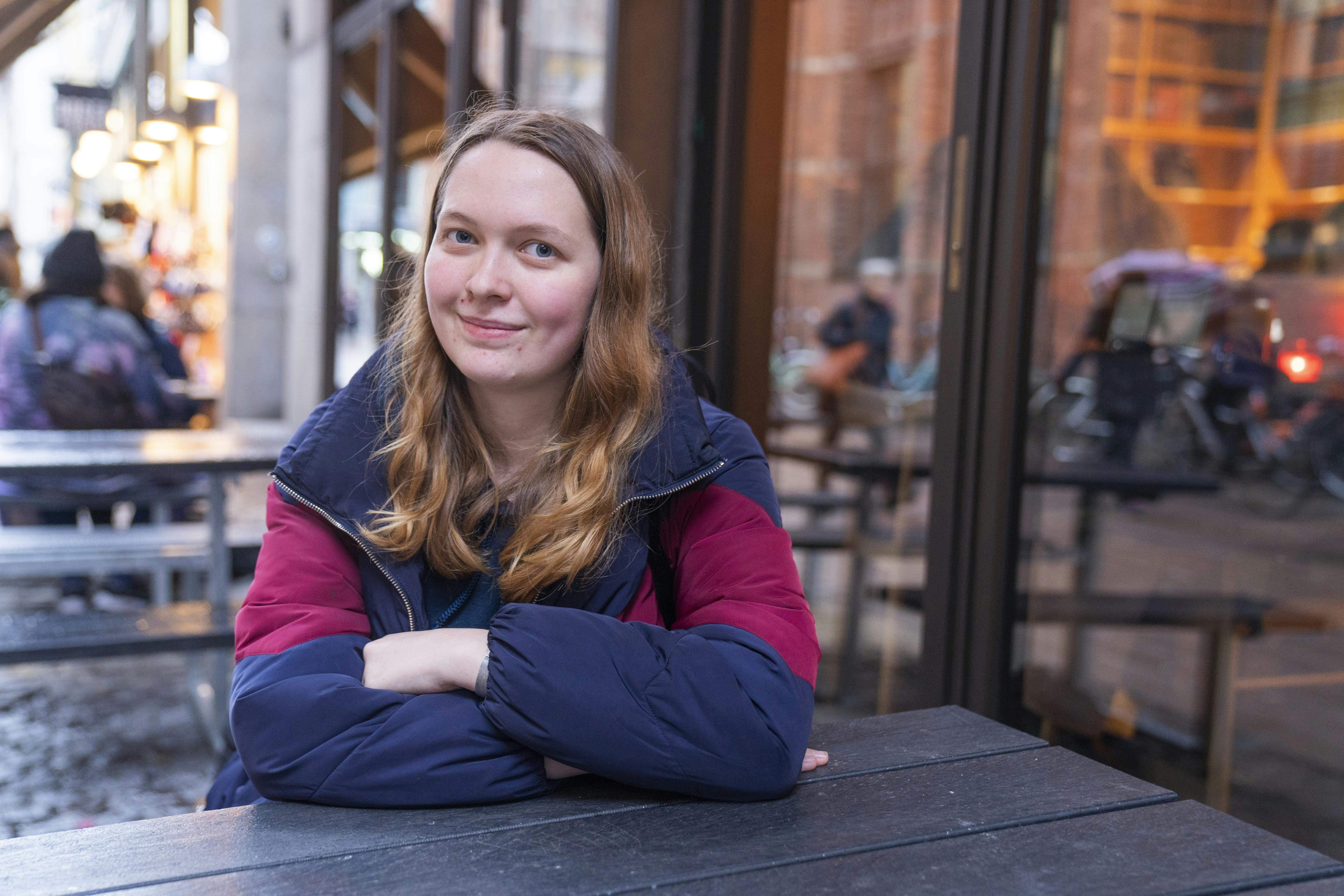 Rachel fra "Årgang 0" har fået en ny kæreste.