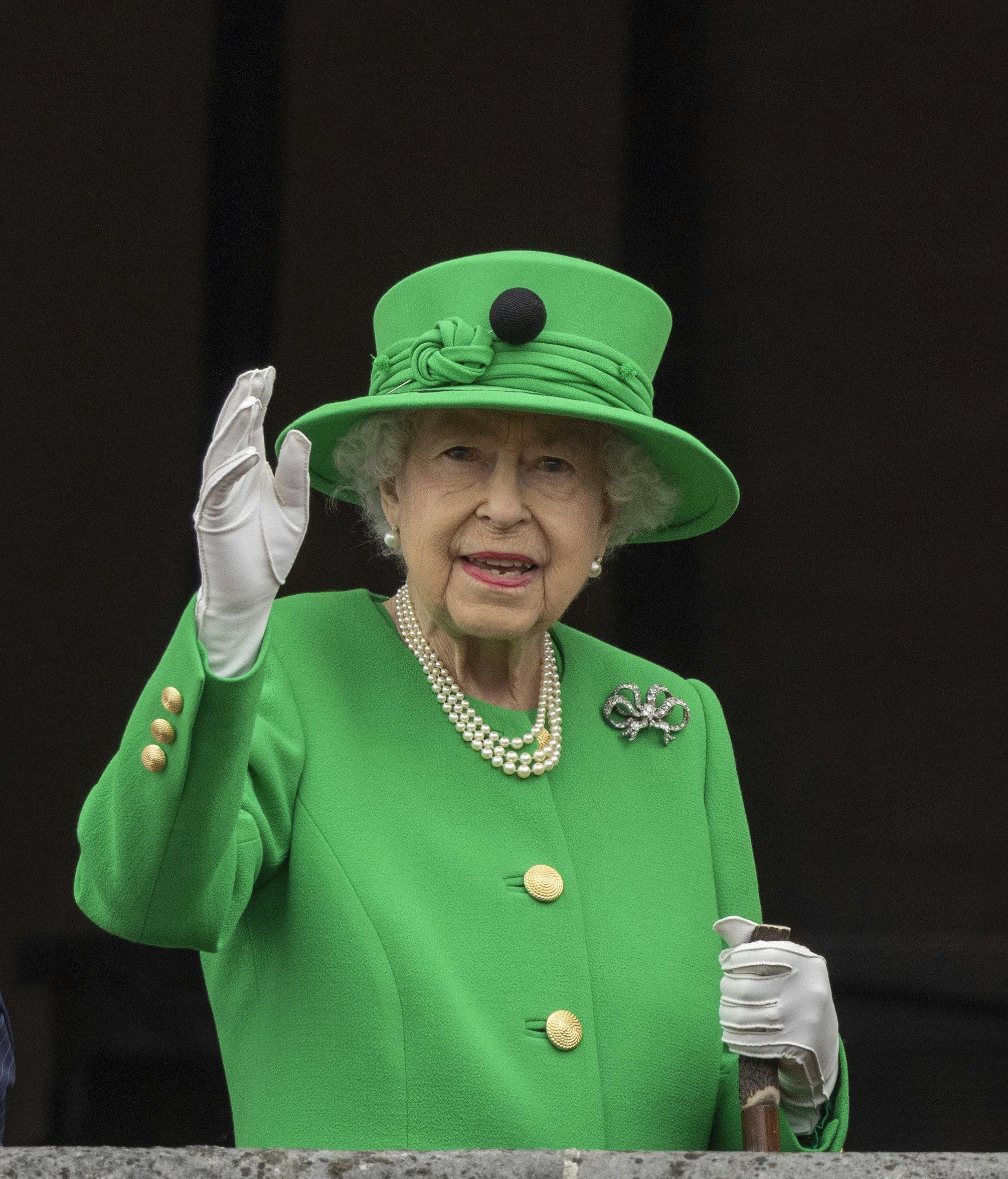 Dronning Elizabeth på balkonen søndag den 5. juni 2022.
