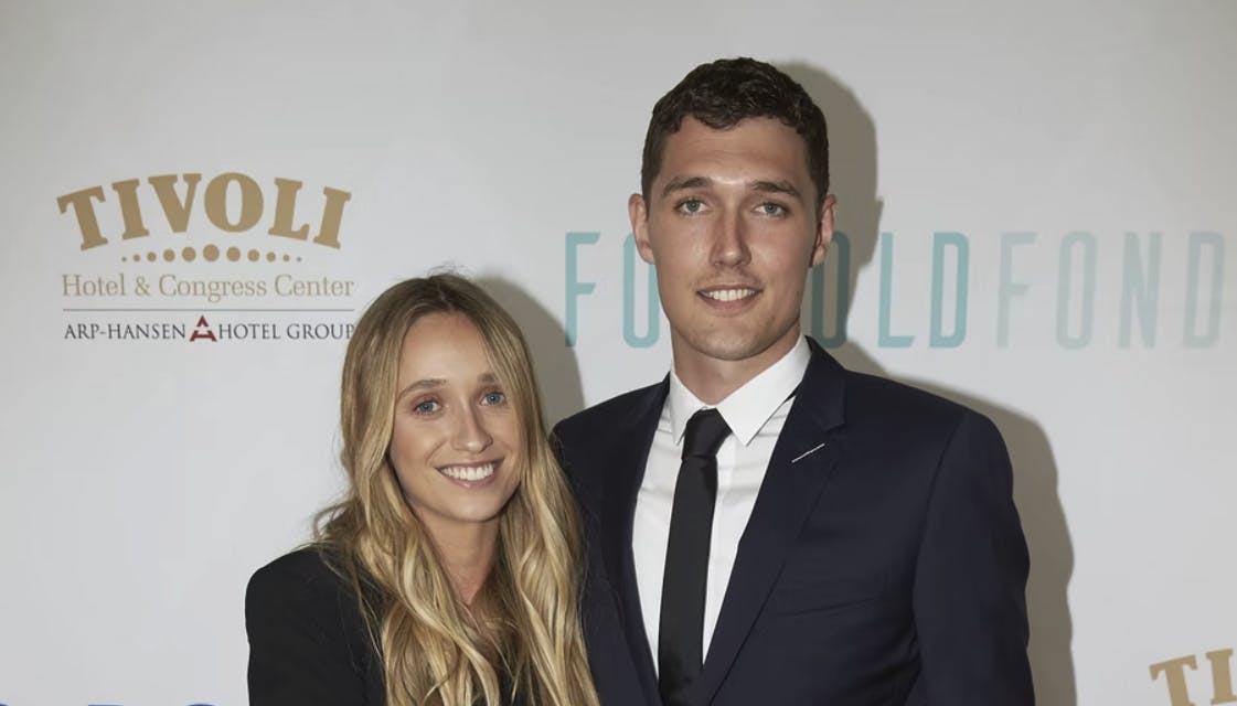 Andreas Christensen - også kendt som AC - og hustru Katrine Fogt Friis er blevet forældre.