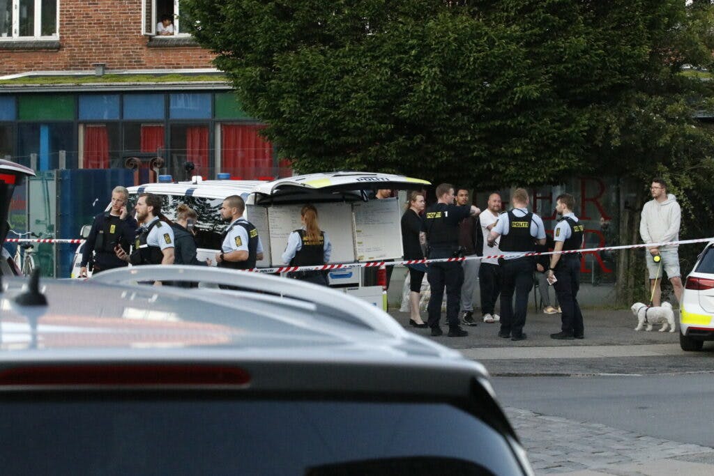 Et værtshusskænderi er muligvis endt i knivstik.