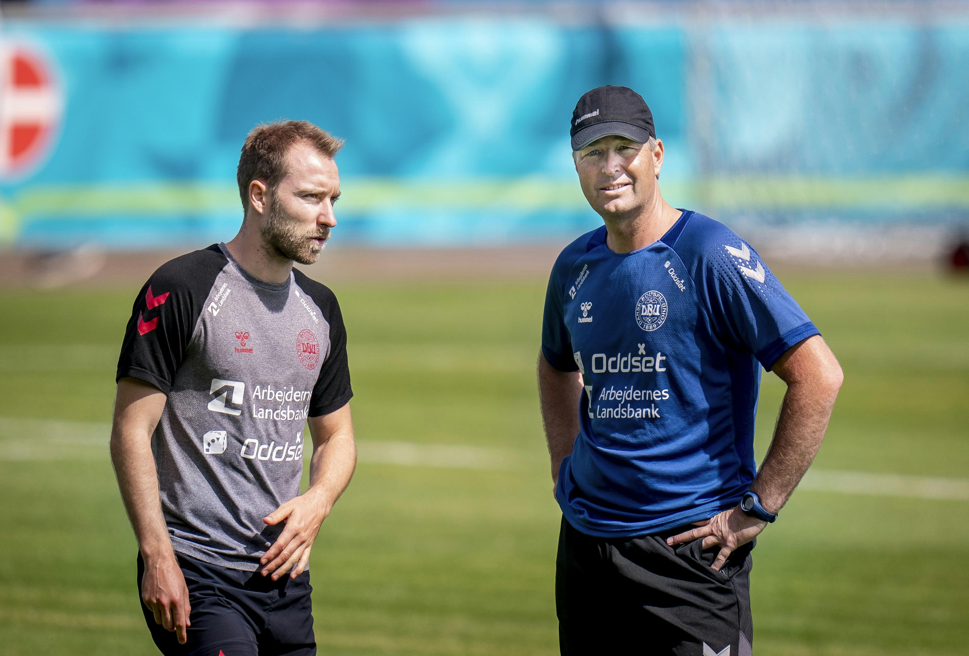 Kasper Hjulmands udvalgte spiller mandag i kvindernes EM-trøje. 