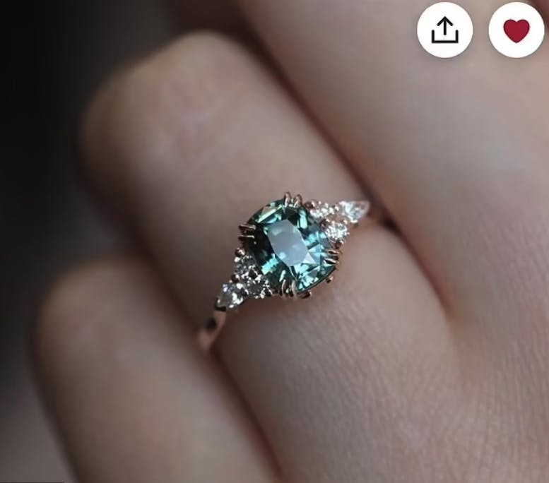 Det var denne ring, som kvinden drømte om.