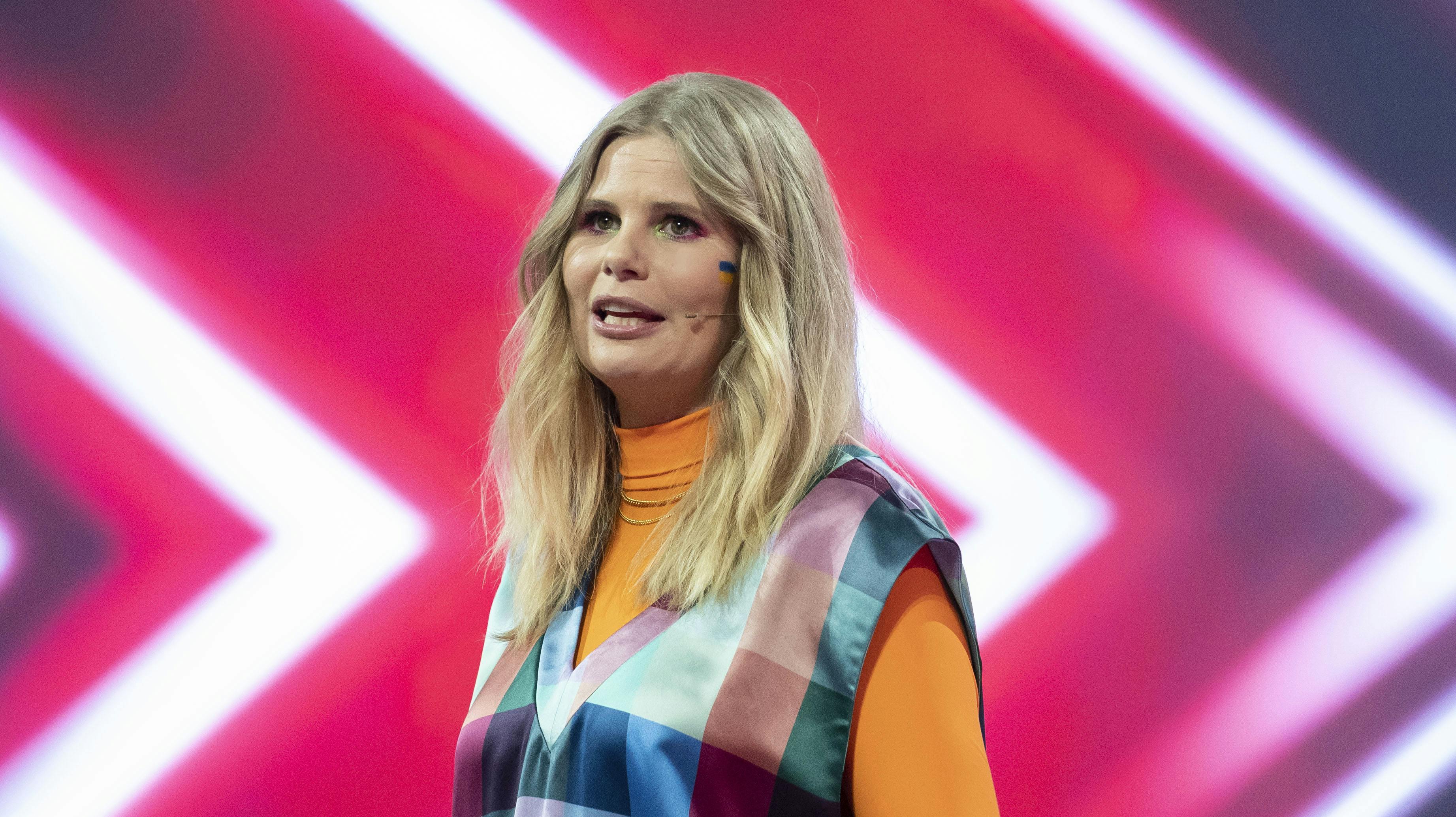 Sofie Linde fortæller åbent om tiden efter hendes værtrolle til Zulu Comede Galla i 2020 i Podcasten "Det, vi taler om". 