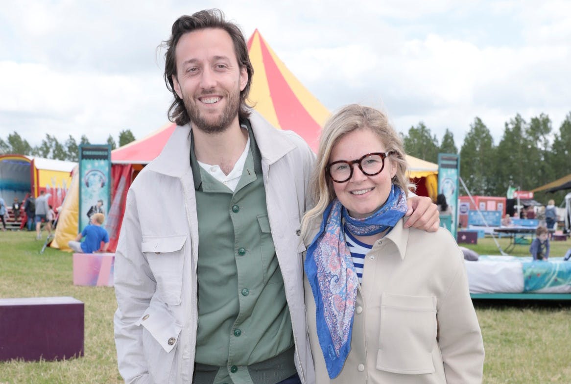 Den ene havldel af "Her går det godt", Esben Bjerre, var i cirkus med sin hustru Sisse Sejr-Nørgaard.