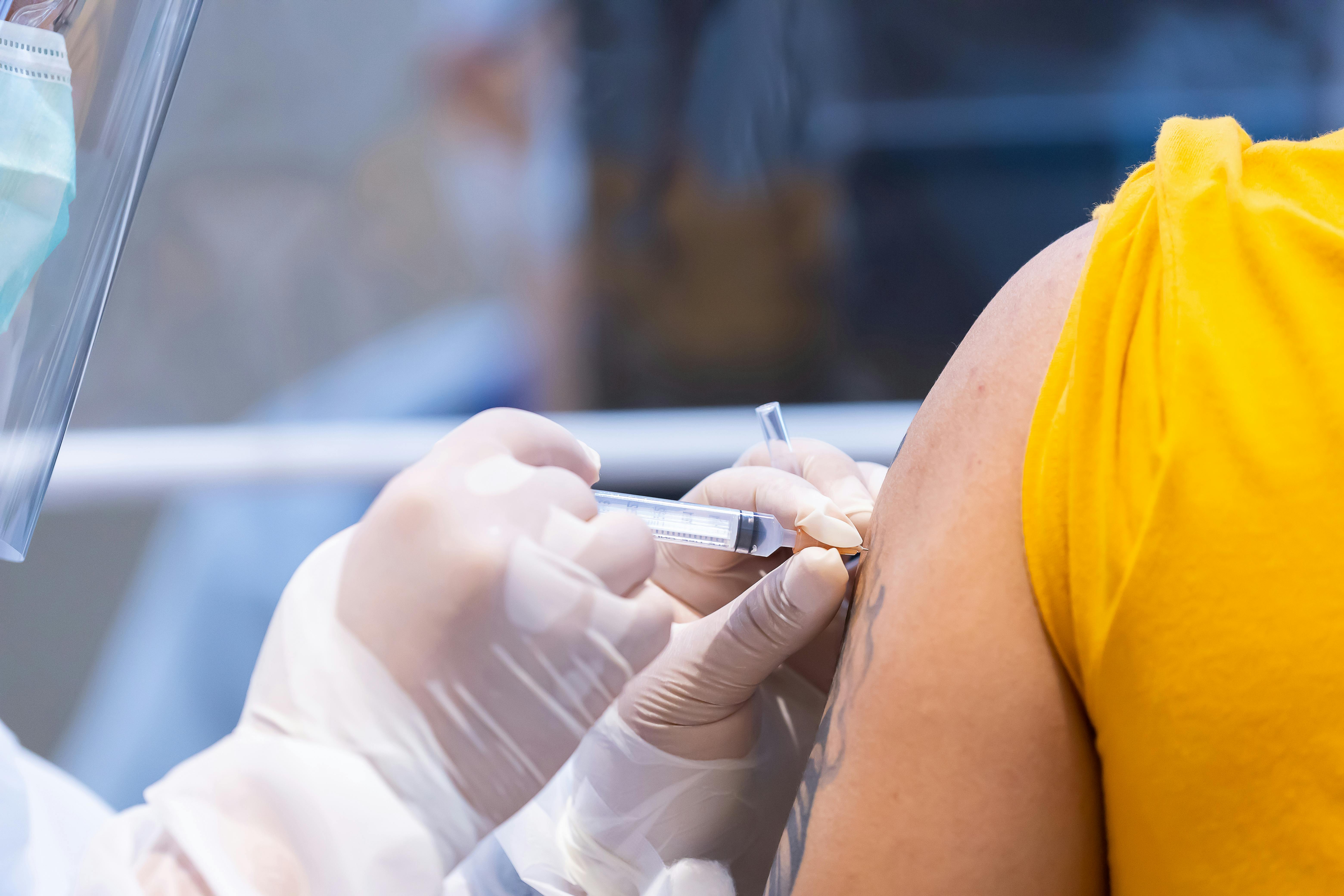 Man kan se frem til endnu et vaccinestik, hvis man er over 50 år og vel at mærke takker ja til tilbuddet&nbsp;