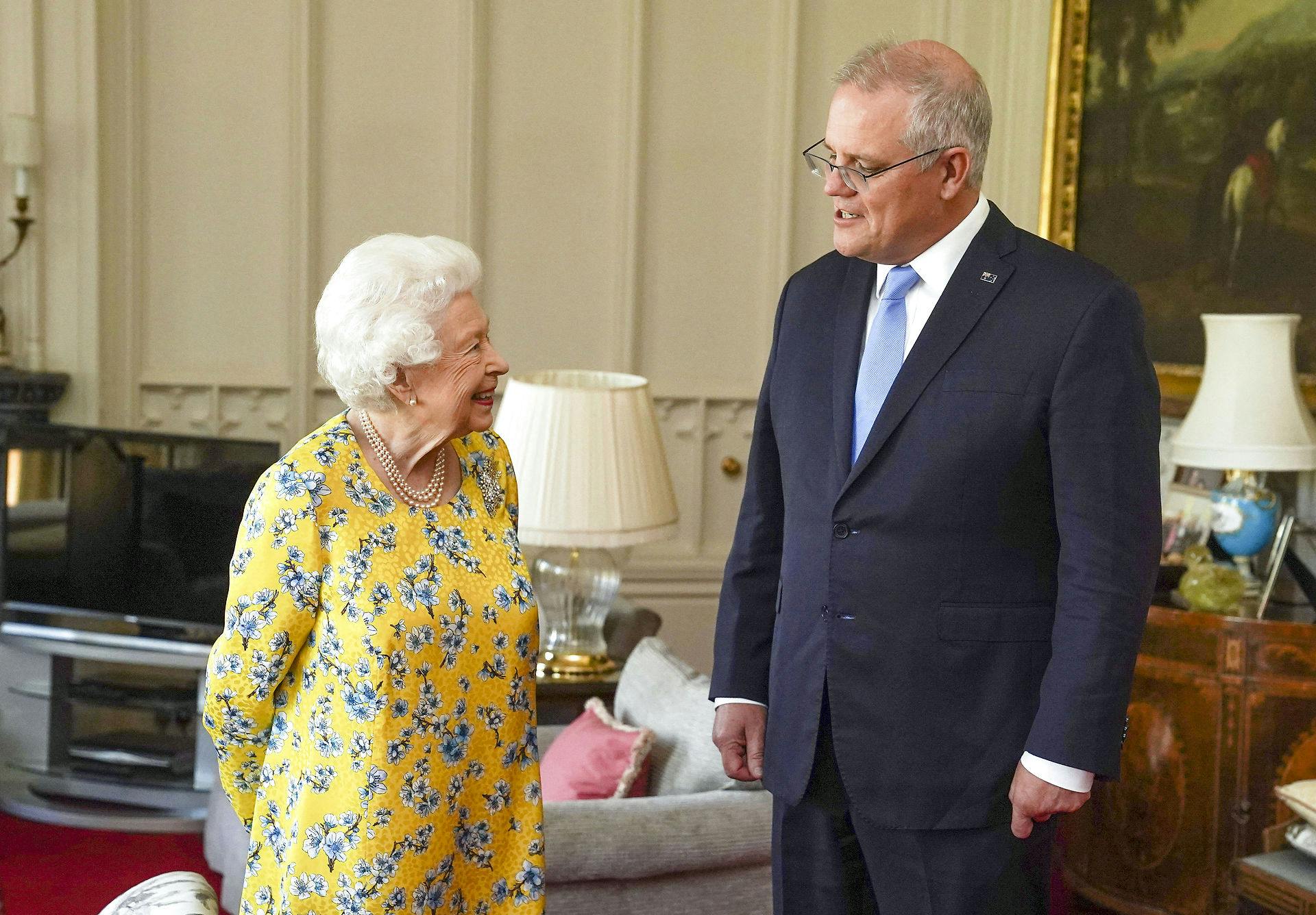 I juni 2021 så dronning Elizabeth sådan ud.