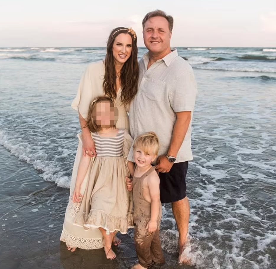 Amanda og Steve er i øjeblikket ved at blive skilt. Det skyldes dog ikke den grufulde ulykke mandag.