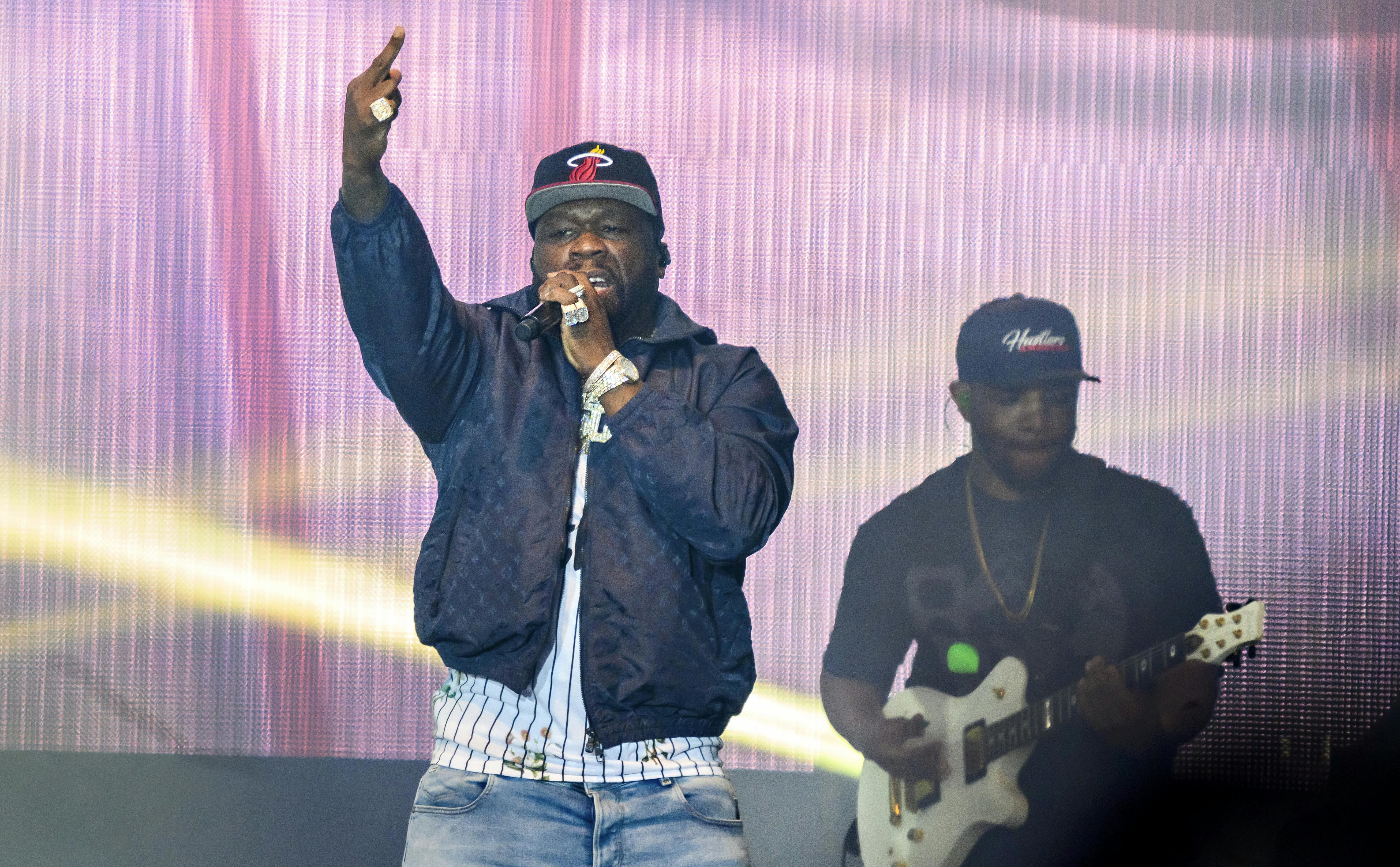 Den amerikanske rapper 50 Cent på plænen i Tivoli under Fredagsrock.