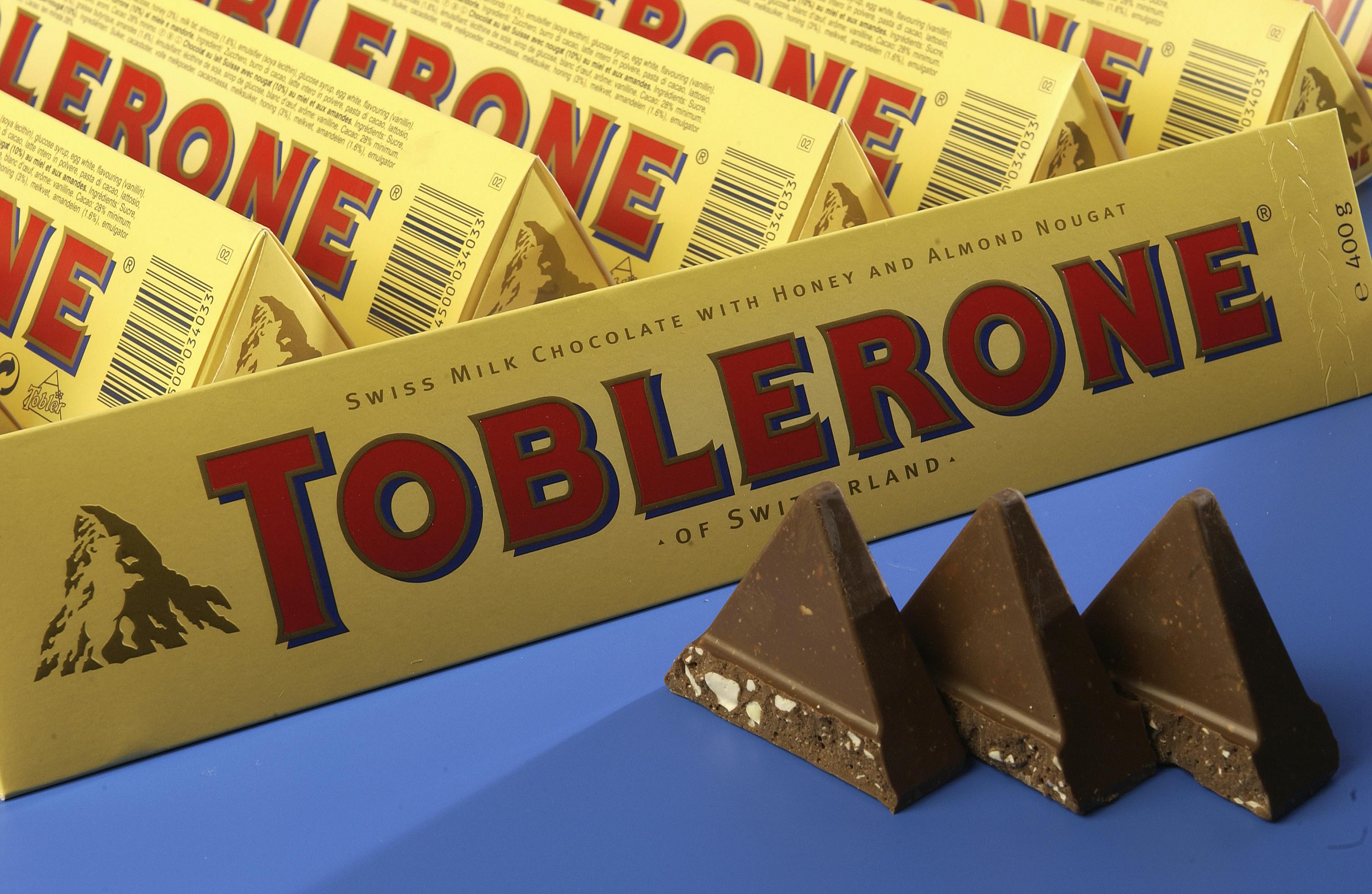 Toblerone - som de fleste kender fra tax free-butikker i hele verden -&nbsp; tvinges til snart at droppe deres åbenlyse schweiziske markedsføring på emballagen&nbsp;