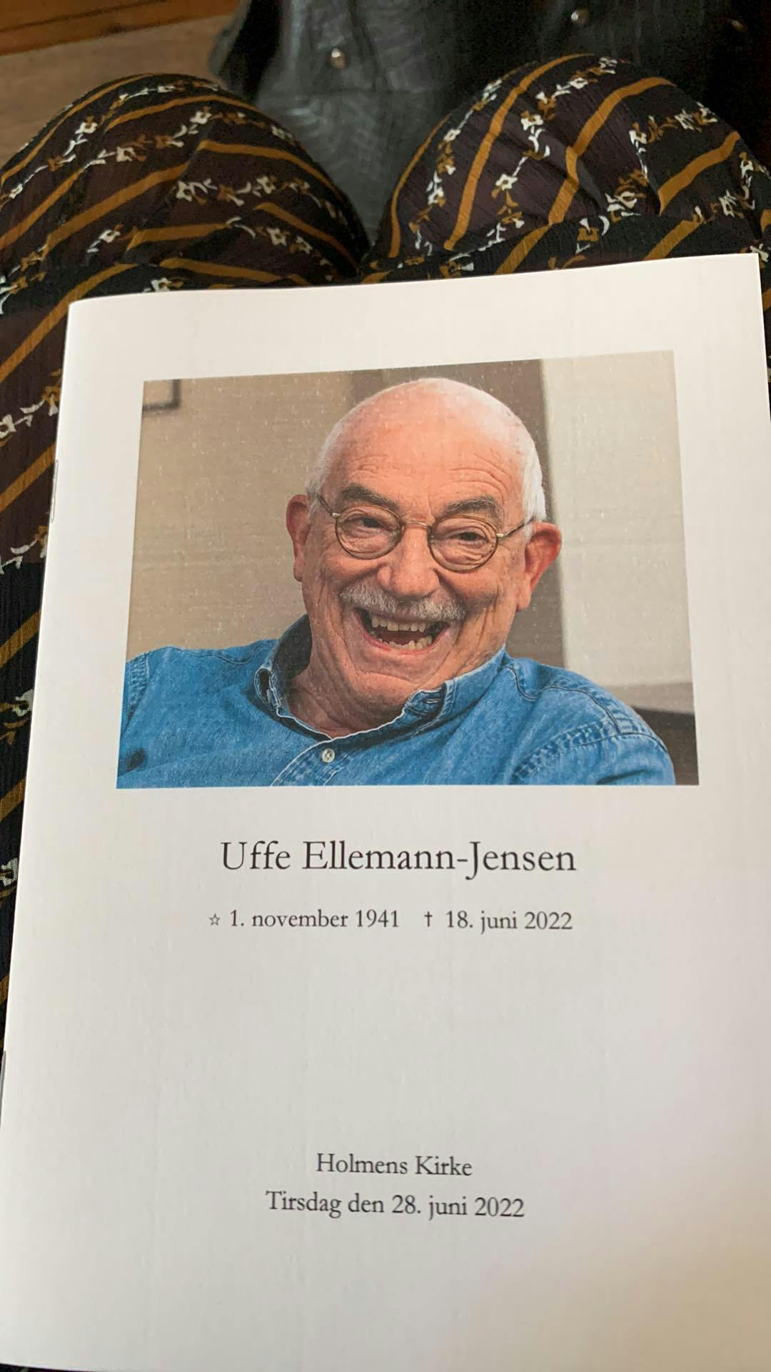 Dette hæfte fik gæsterne i kirken. Billedet af Uffe Ellemann-Jensen er taget af SE og HØRs egen fotograf.