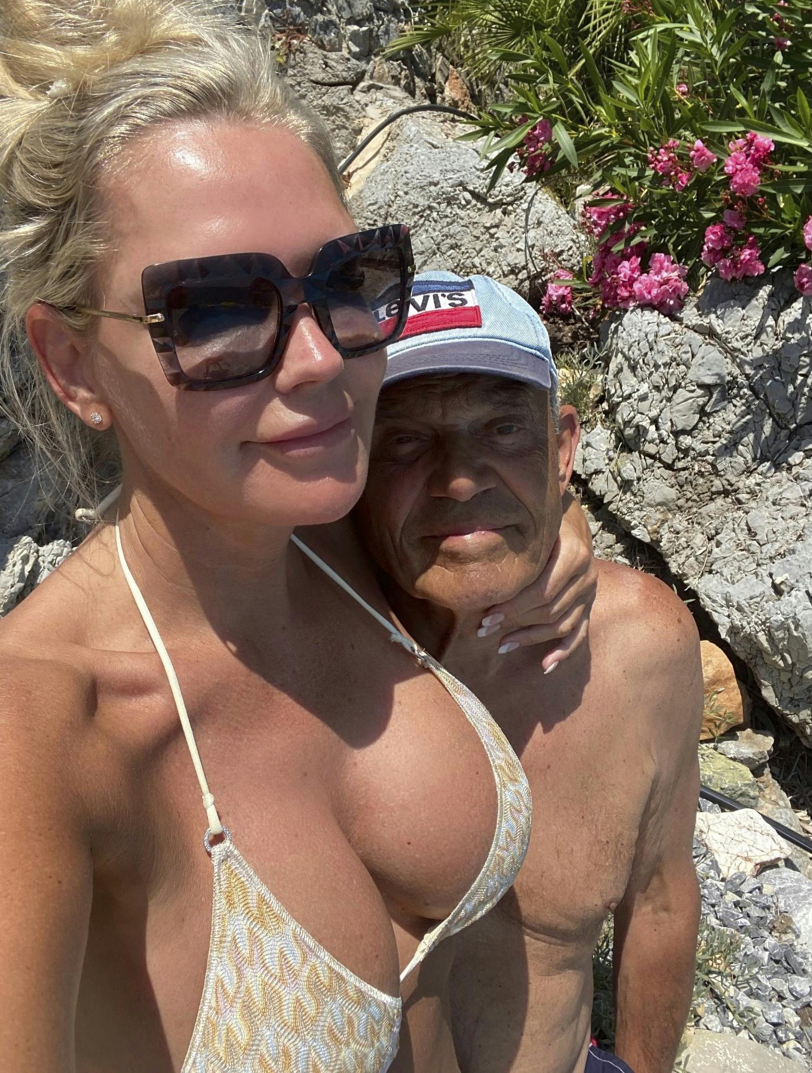 Den stod på tre dages ferie i bragende solskin, da Karstens 77-års fødselsdag skulle fejres.