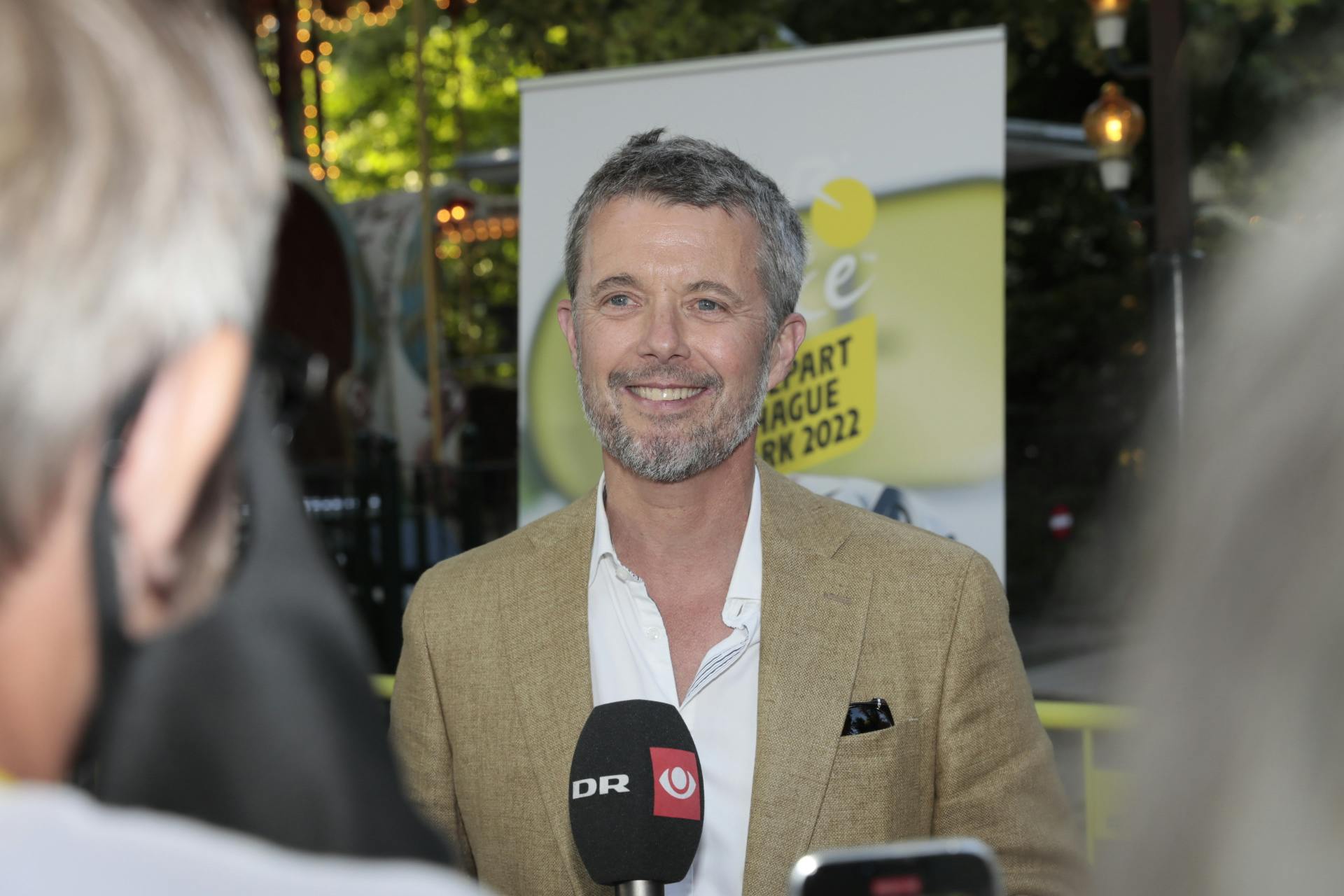 Der var kun et stort smil på læben hos kronprinsen, efter at alle Tour de France-hold var blevet præsenteret.
