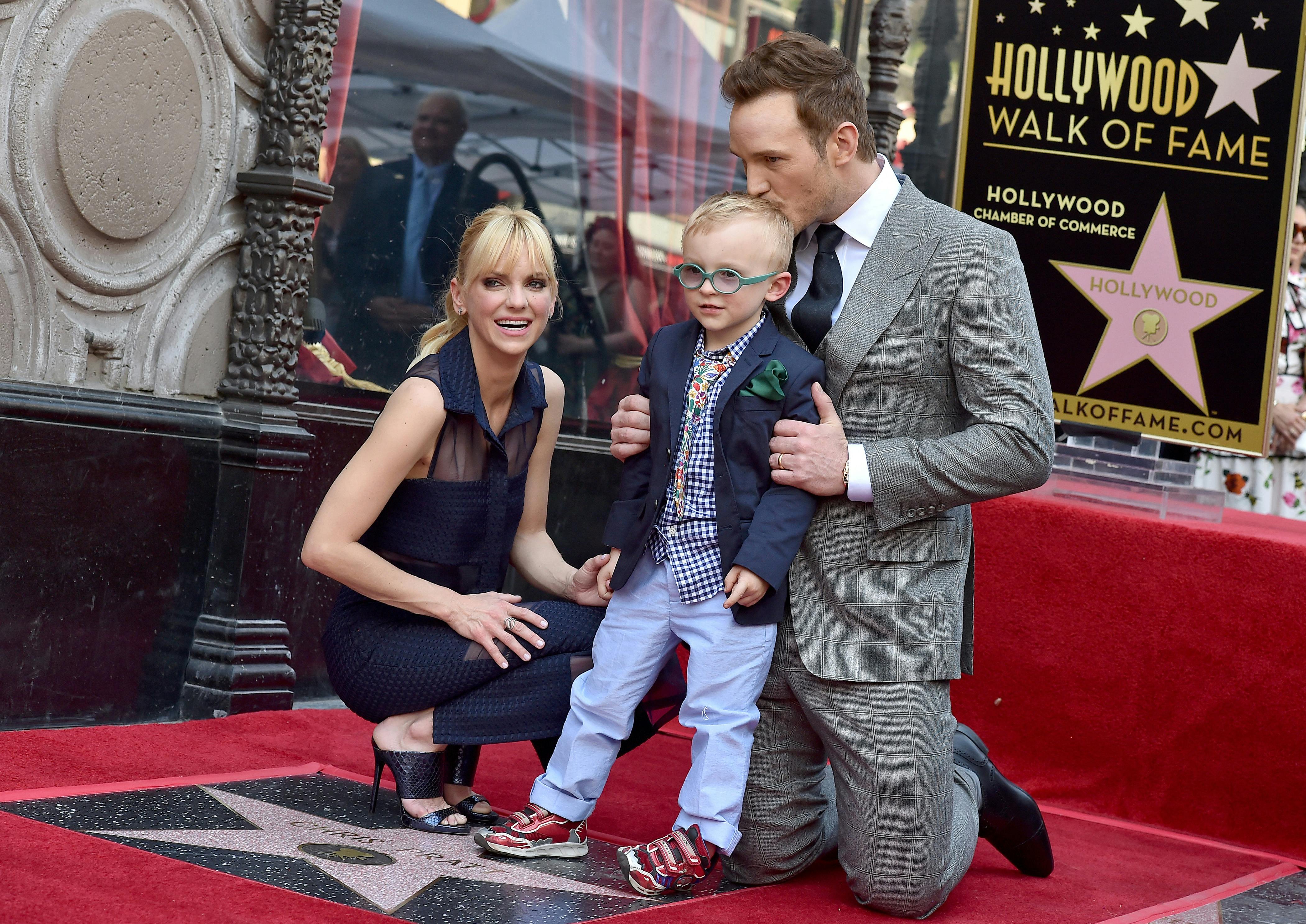 Arkivfoto af Chris Pratt med sin daværende hustru, Anna Faris, og deres søn, Jack Pratt.
