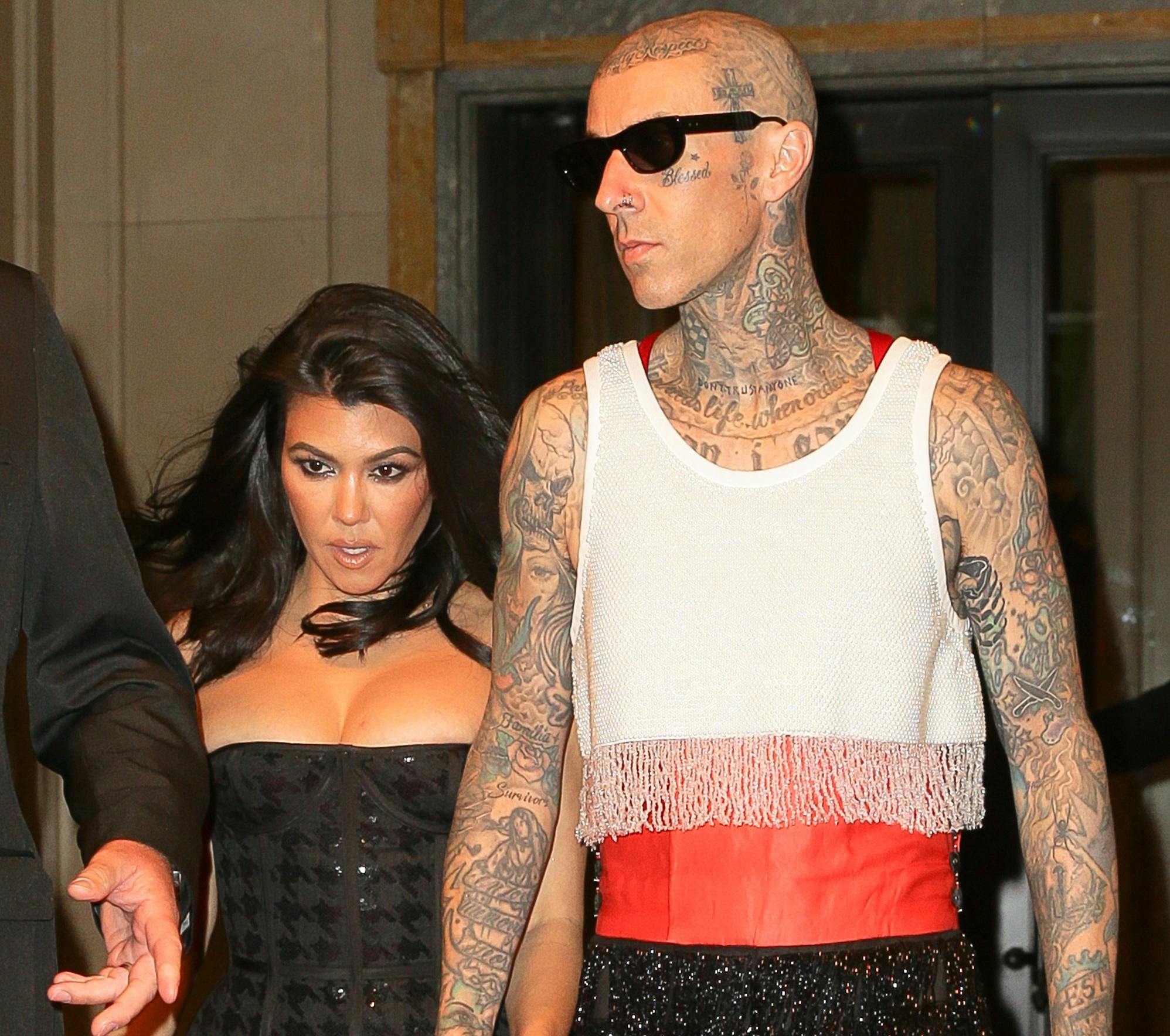 Arkivfoto af Kourtney Kardashian og Travis Barker.
