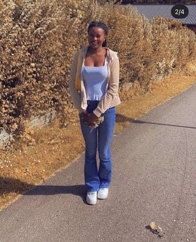 15-årige Janine. Politiet mener at hun muligvis kan opholde sig omkring Næstved, Slagelse eller Korsør.