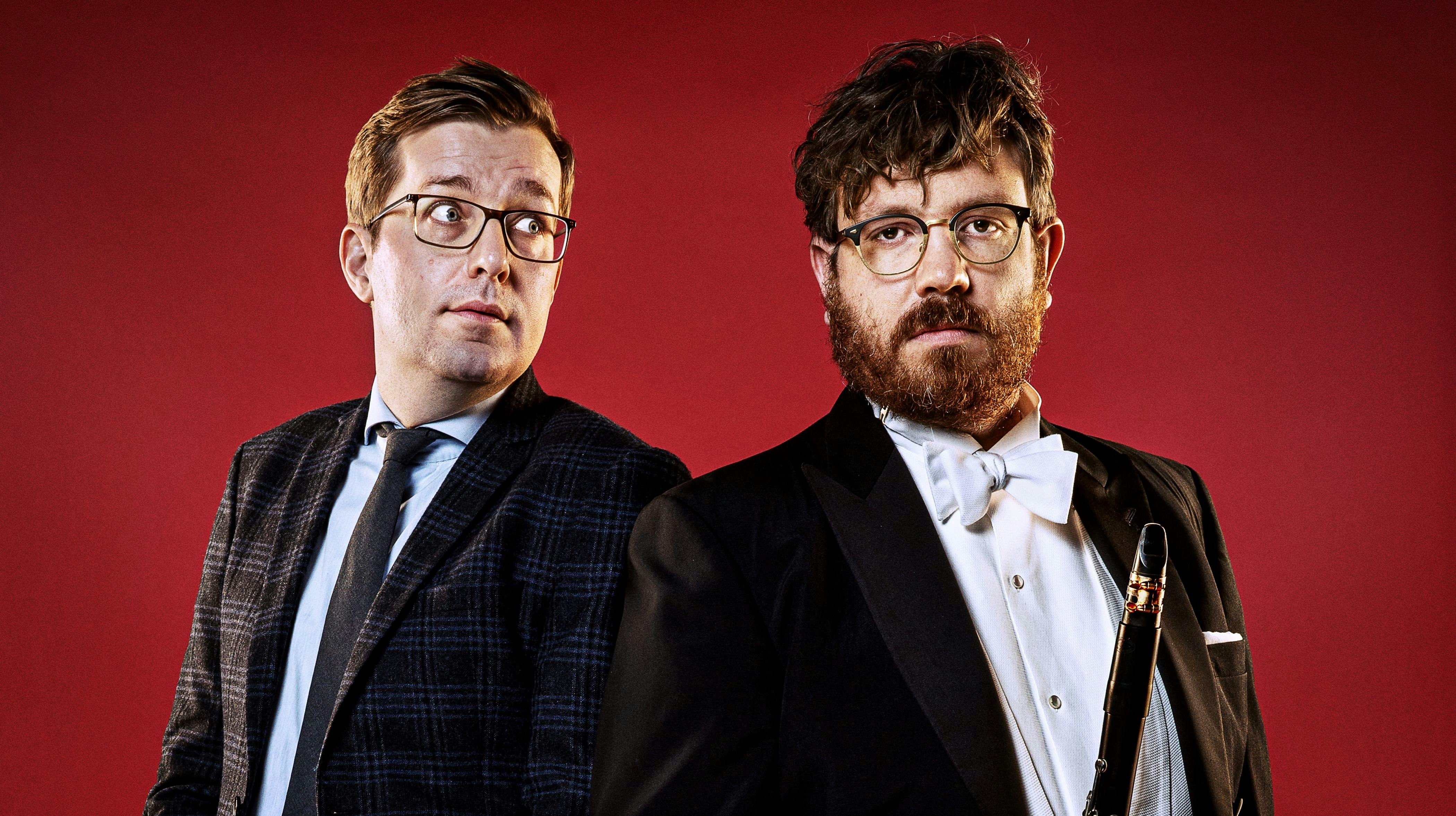 Rasmus Bruun og Frederik Cilius spiller hovedrollerne i den seneste komedieserie fra DR. 