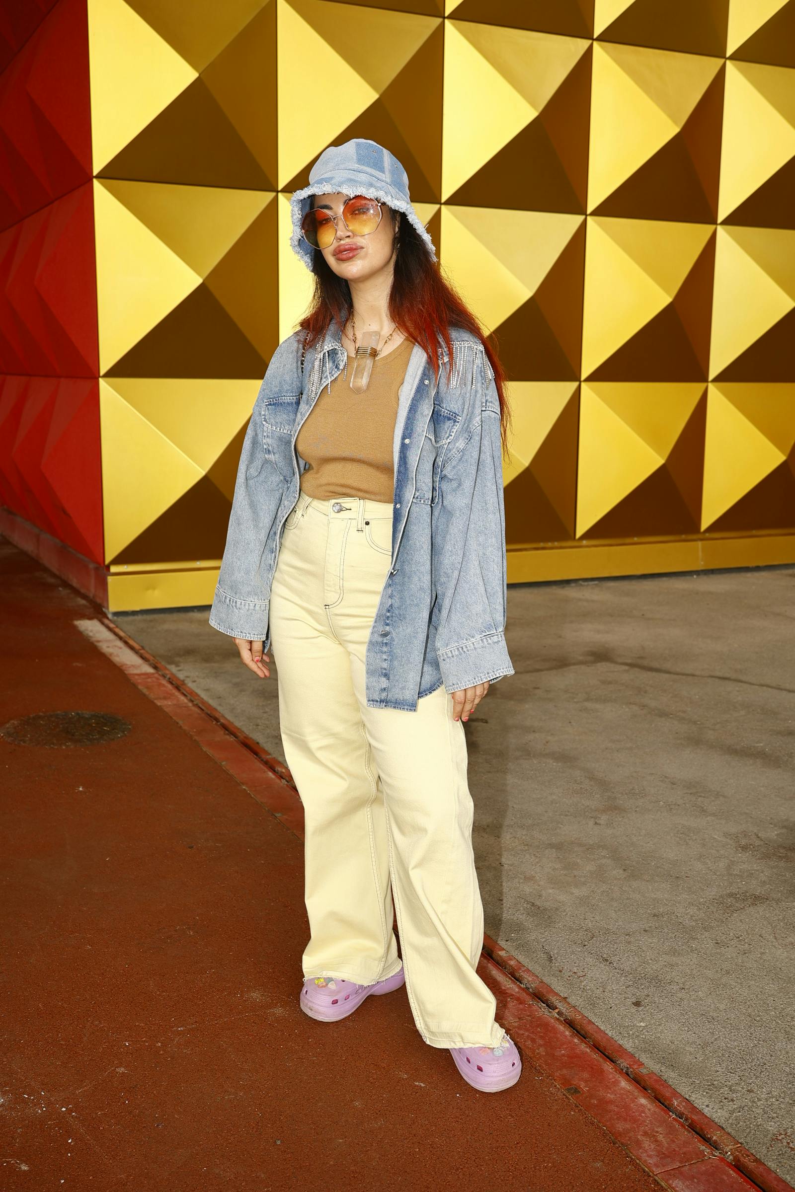 Aura Dione til event for Røde Kors.