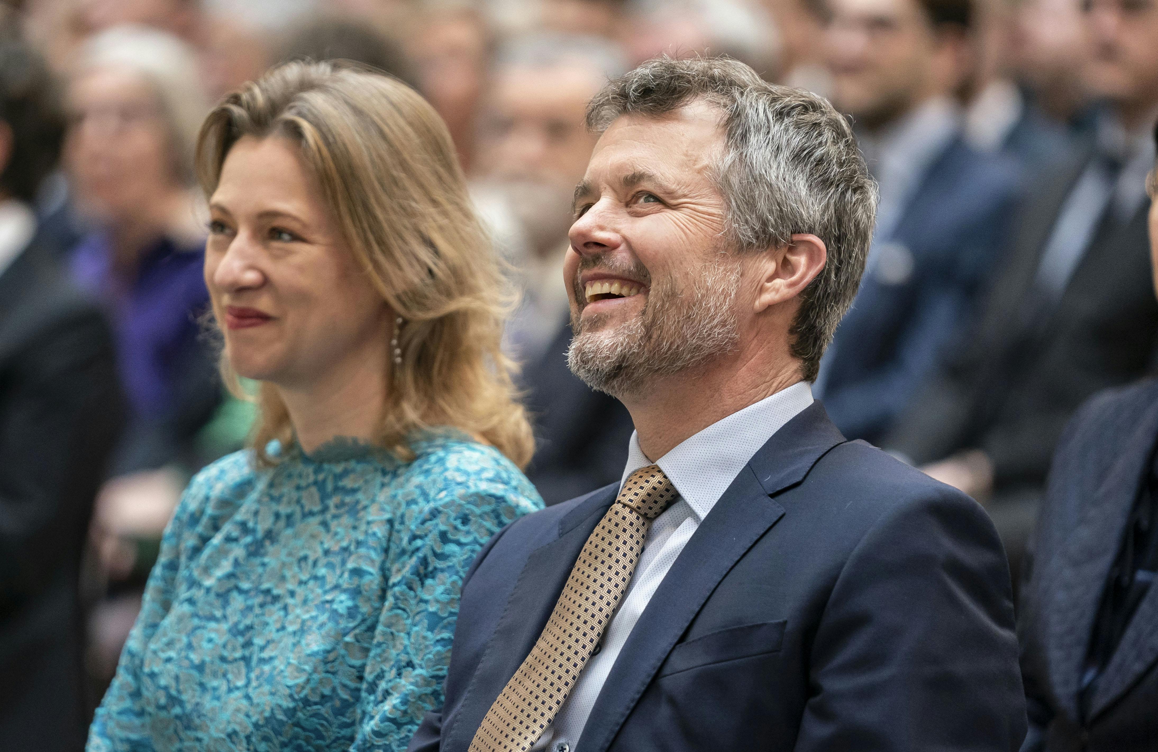 Sophie Hæstorp Andersen sammen med kronprins Frederik til Niels Bohr Instituttets 100-års jubilæumsfejring