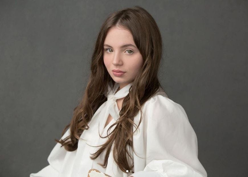 Den ukendte Connie Jenkins-Greig har scoret sig rollen som Violet Ledger i den kommende "Bridgerton"-spin-off-serie.