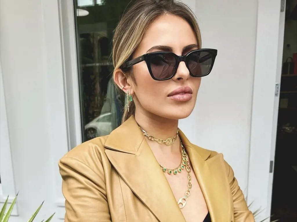 Her ses Renée Ash, der påstår at have haft en affære med kendisfaderen.