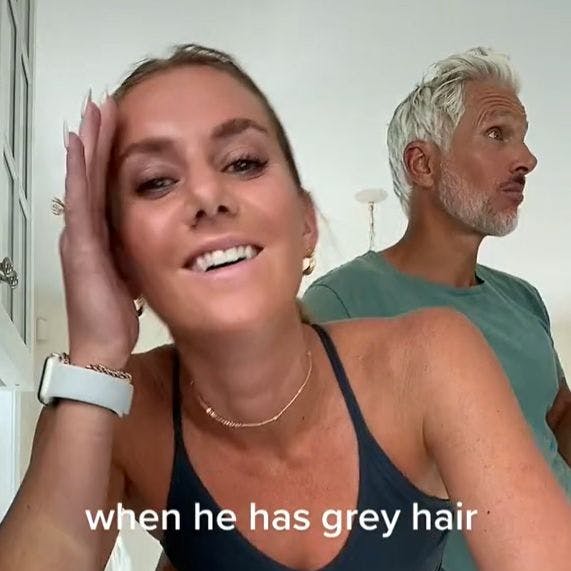 Emily er 19 år yngre end kæresten Michael. 