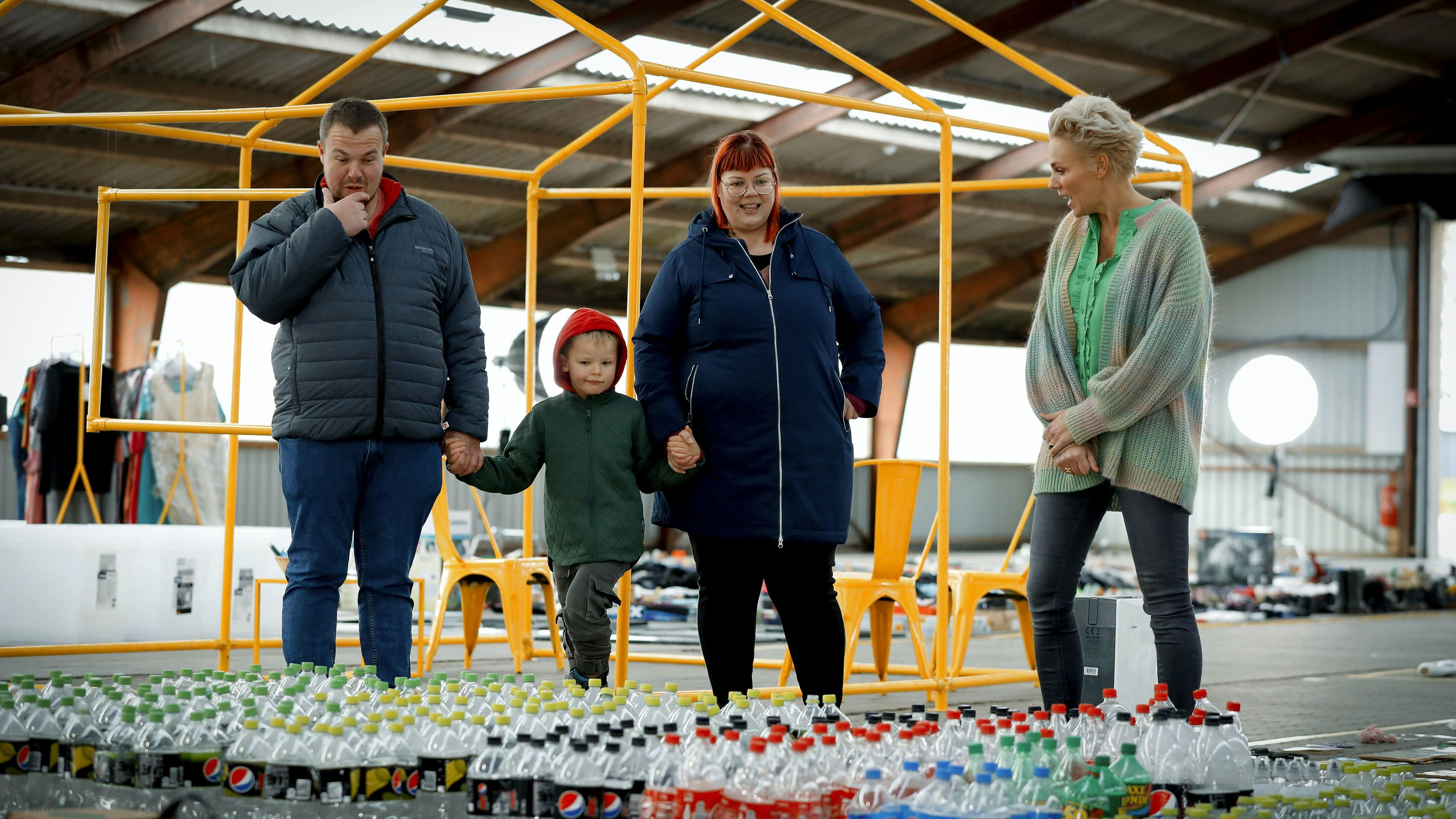 127 kvadratmeter hus kunne rumme 186 flyttekasser. I løbet af programmet fik familien dog halveret det tal. 