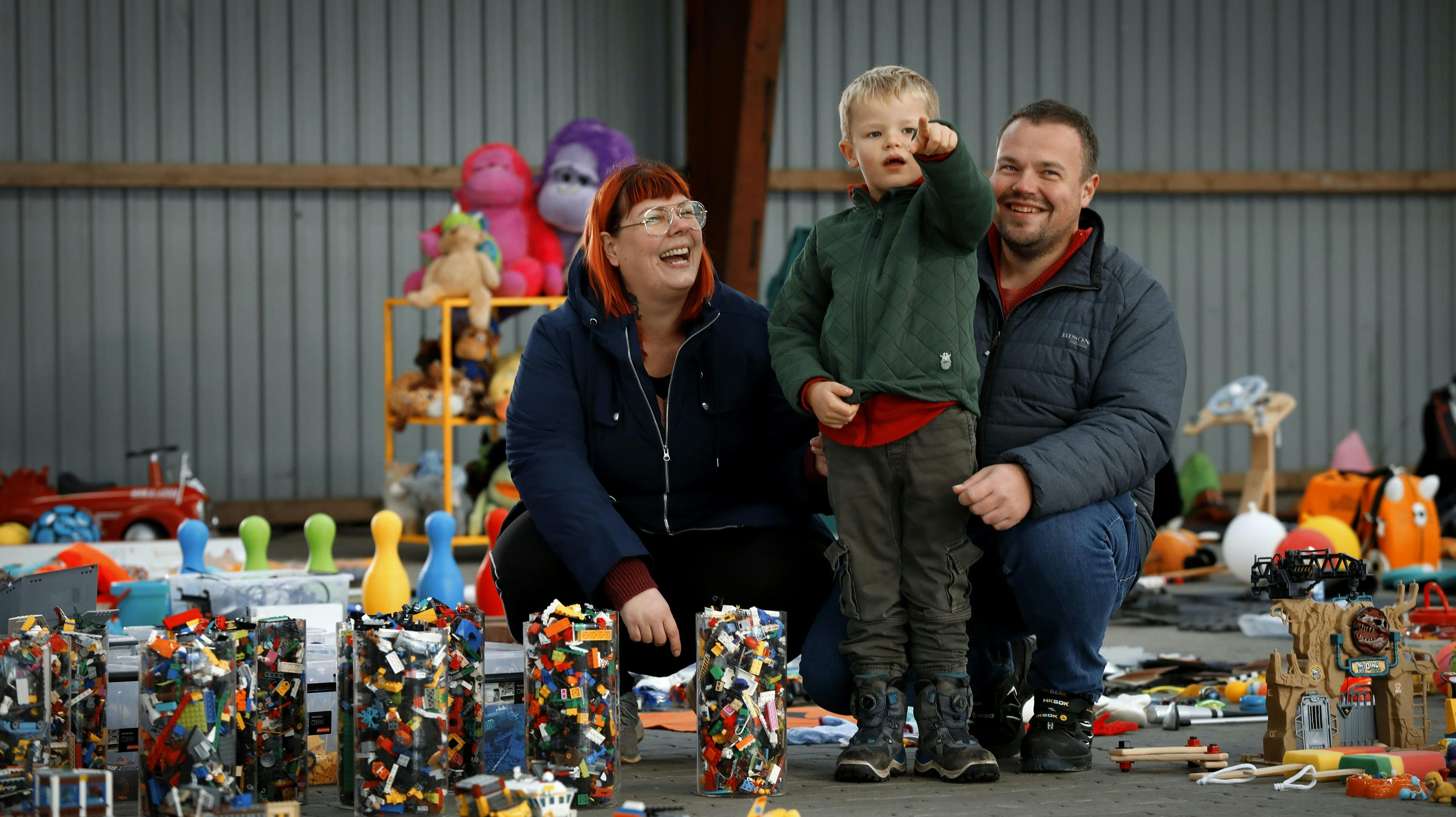 Især legetøj var der meget af, da familien fra Korsør skulle rydde op.