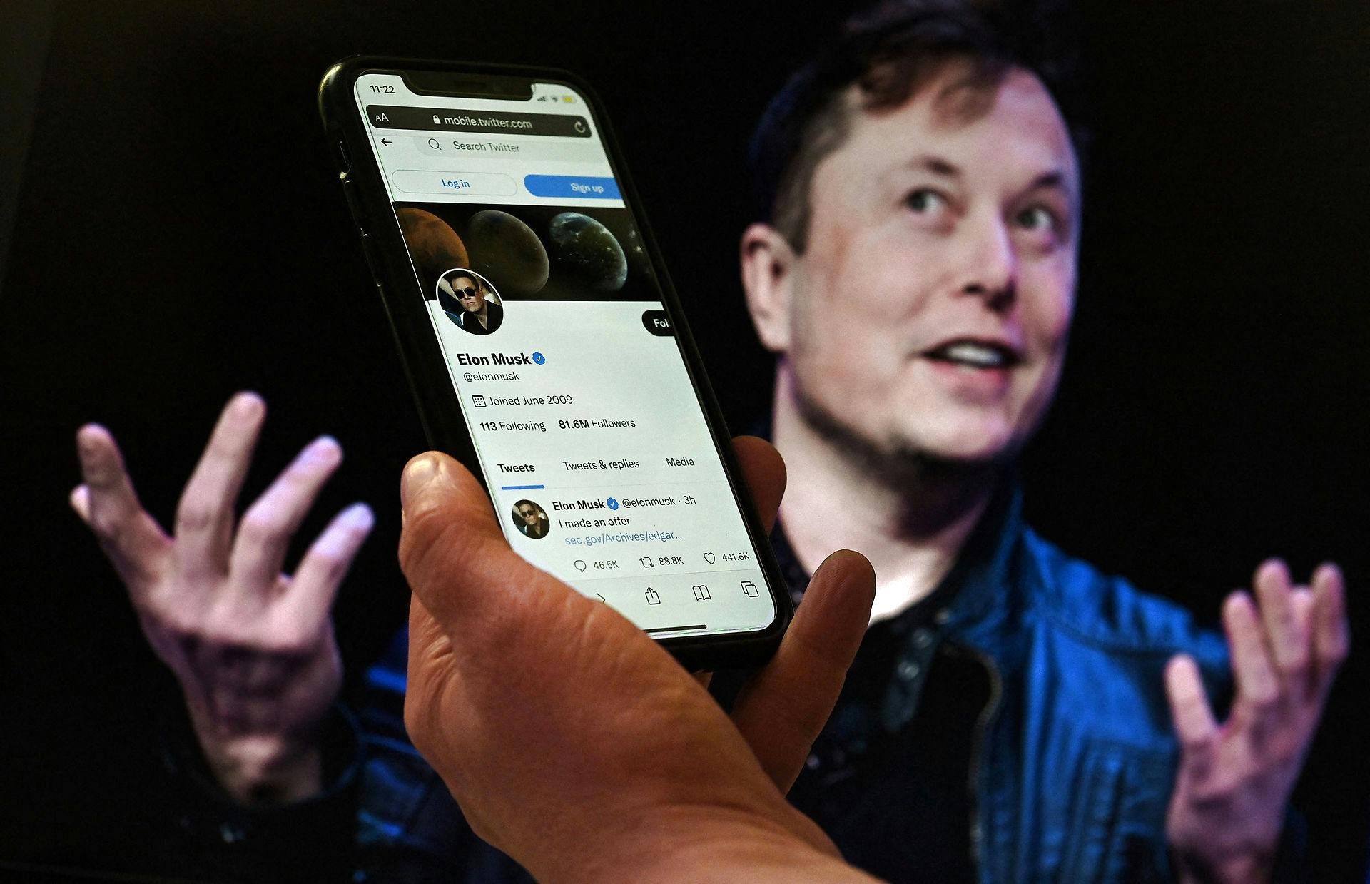 Elon Musk forsøger nu at vride sig ud af sit livs måske største og dyreste fejltagelse, som han gjorde ved at tilbyde af købe Twitter.