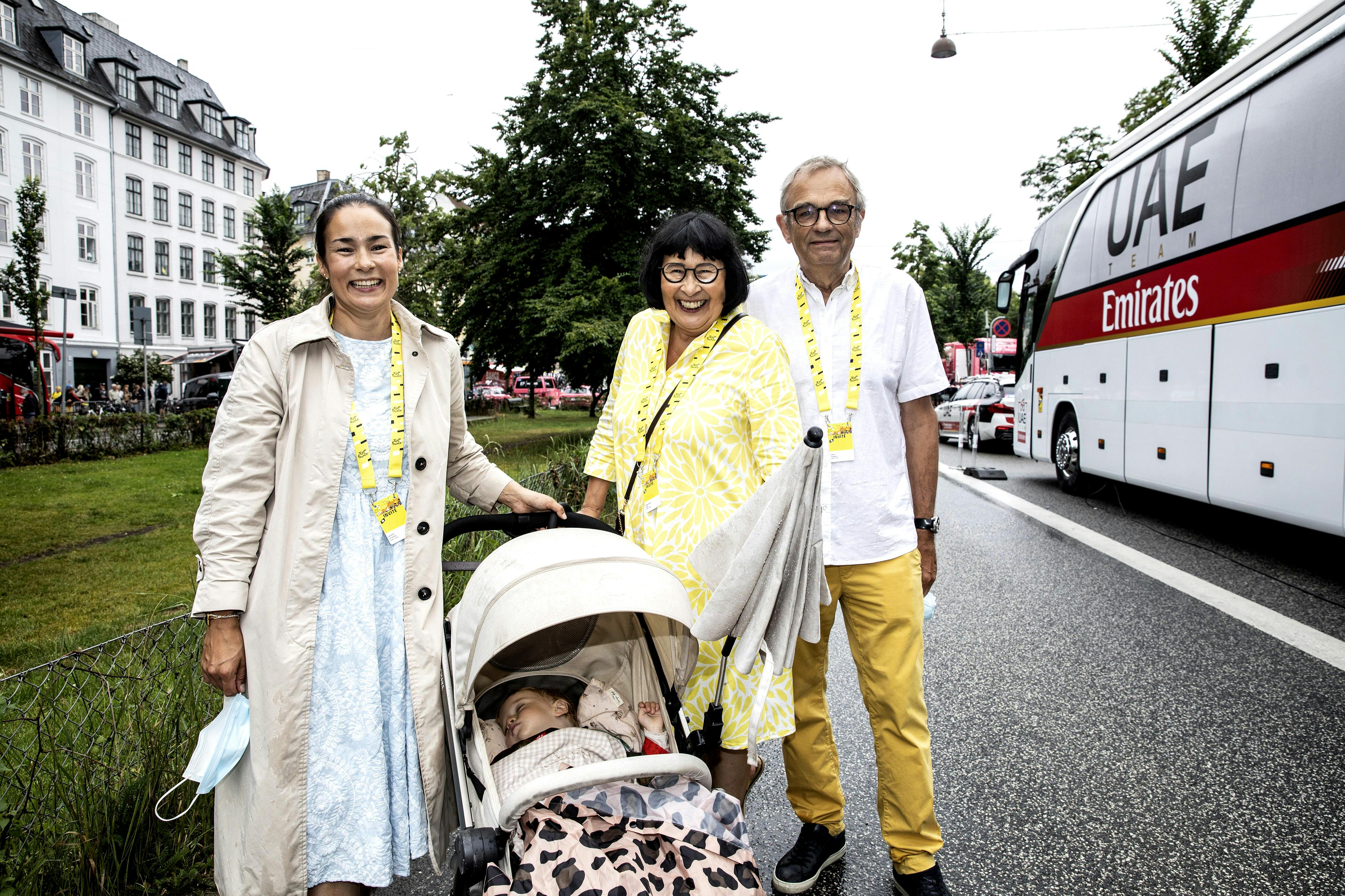 Kæreste, datter og svigerforældre var naturligvis i København den 7. juli for at se Jonas Vingegaard køre ud på den første Tour de France-etape på dansk jord
