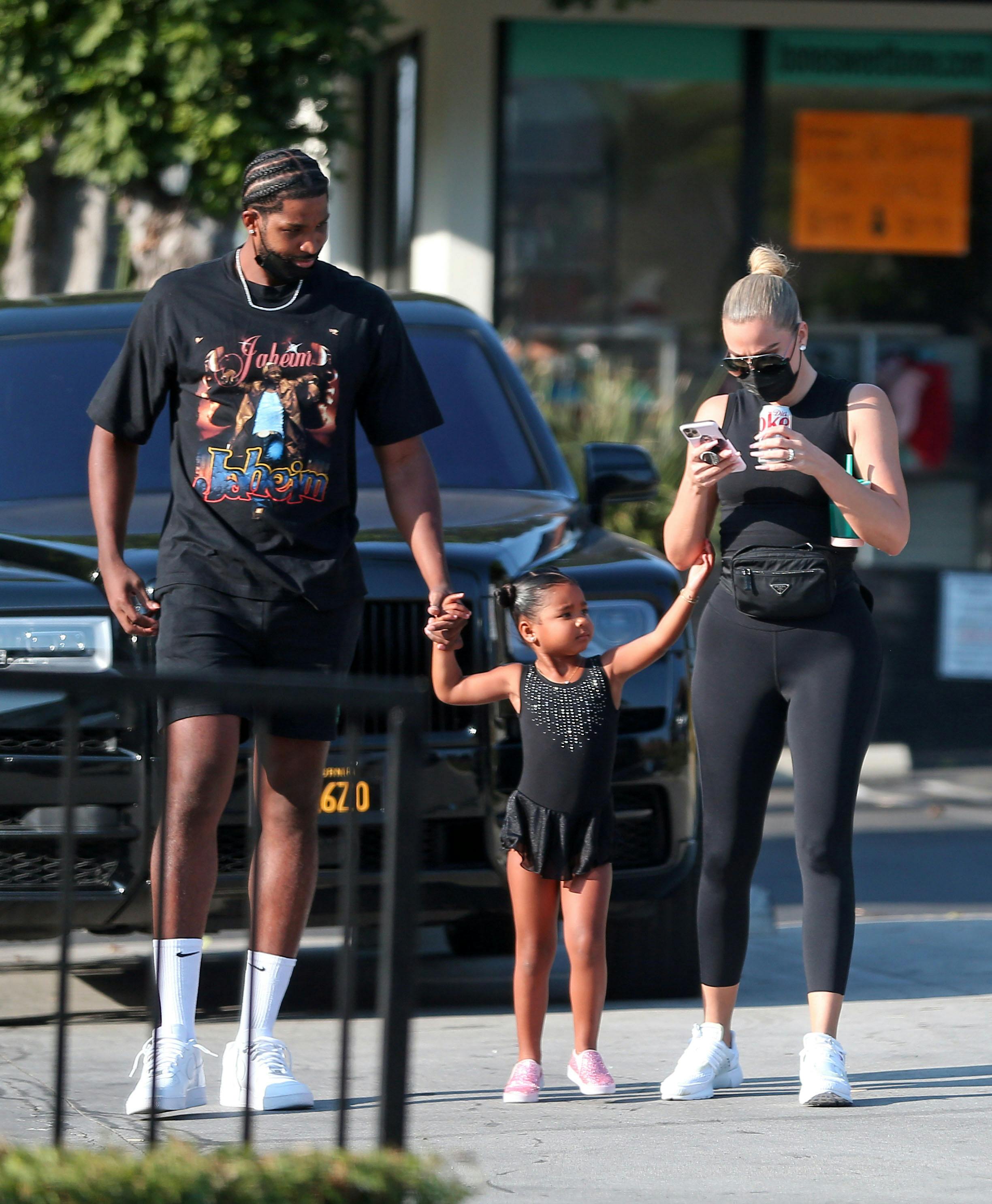 Arkivfoto af Khloe Kardashian og Tristan Thompson med datteren, True.&nbsp;
