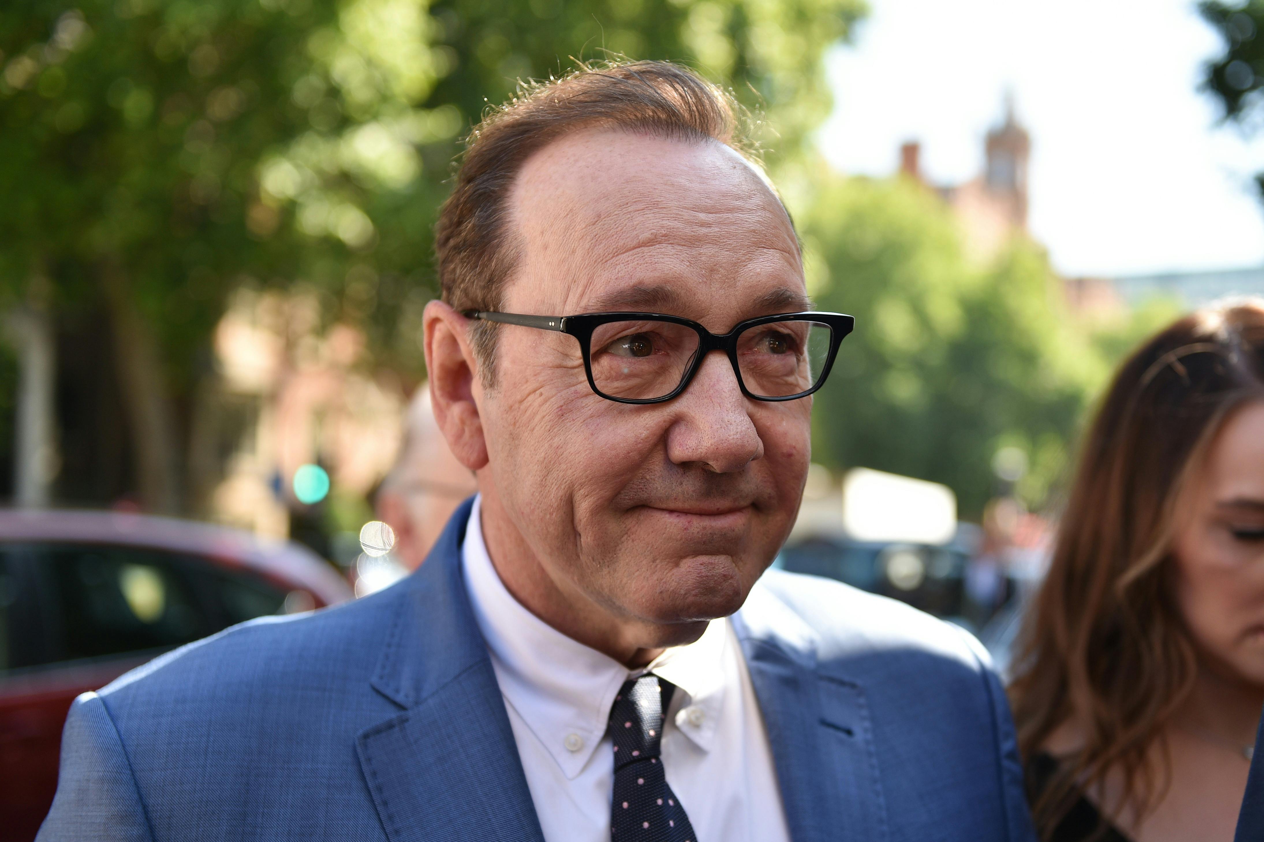 Kevin Spacey ankommer til Westminster Magistrates Court i London i forbindelse med sin sexsag.