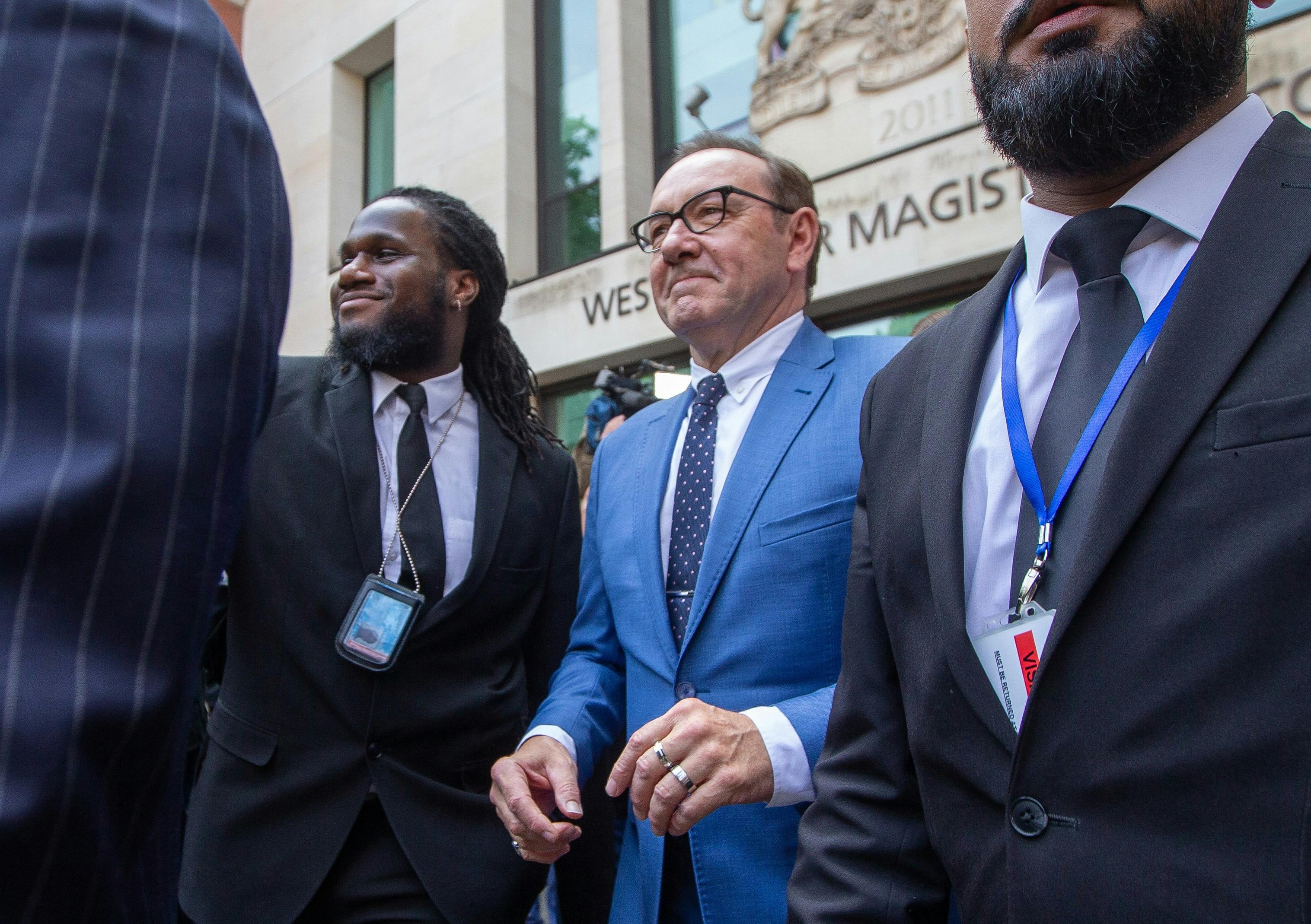 Kevin Spacey ankommer til retten i London.
