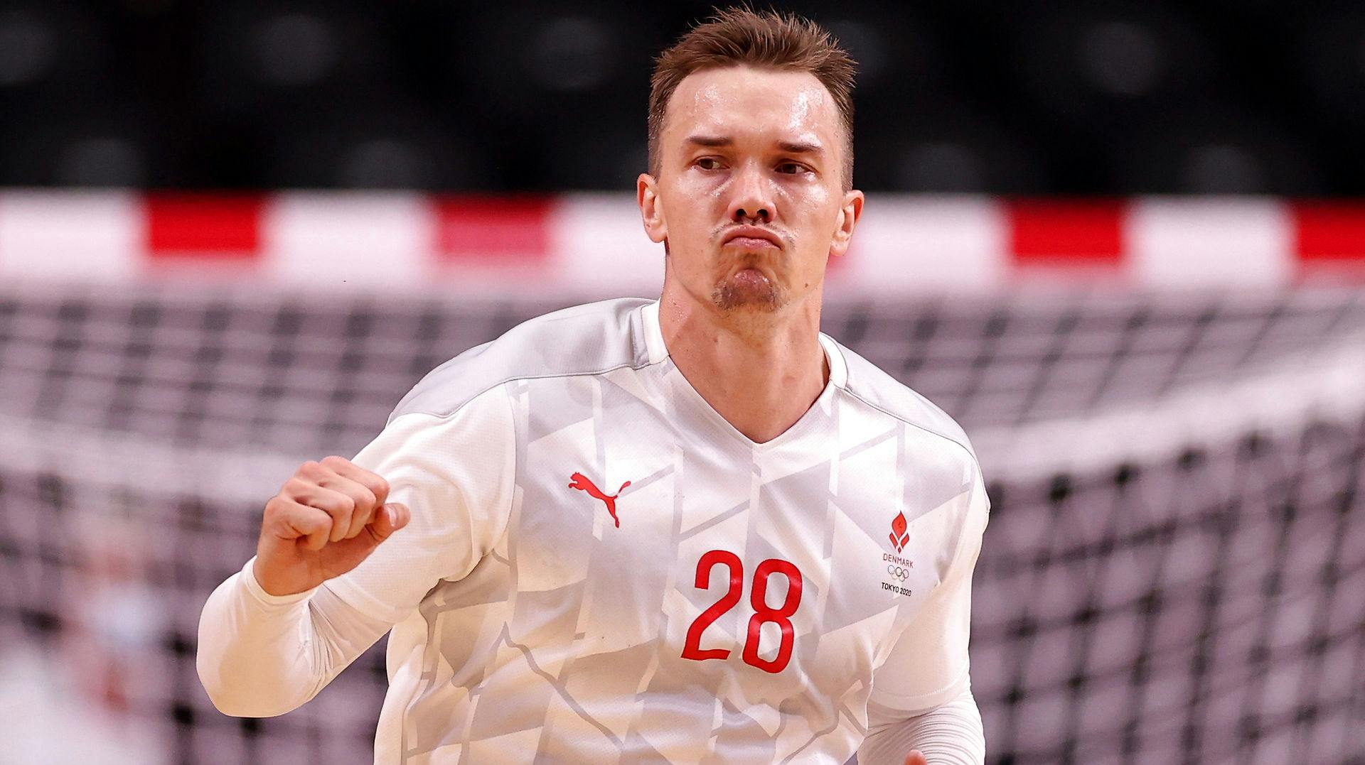 Den 190 centimeter høje håndboldspiller fra Valby venter sit første barn