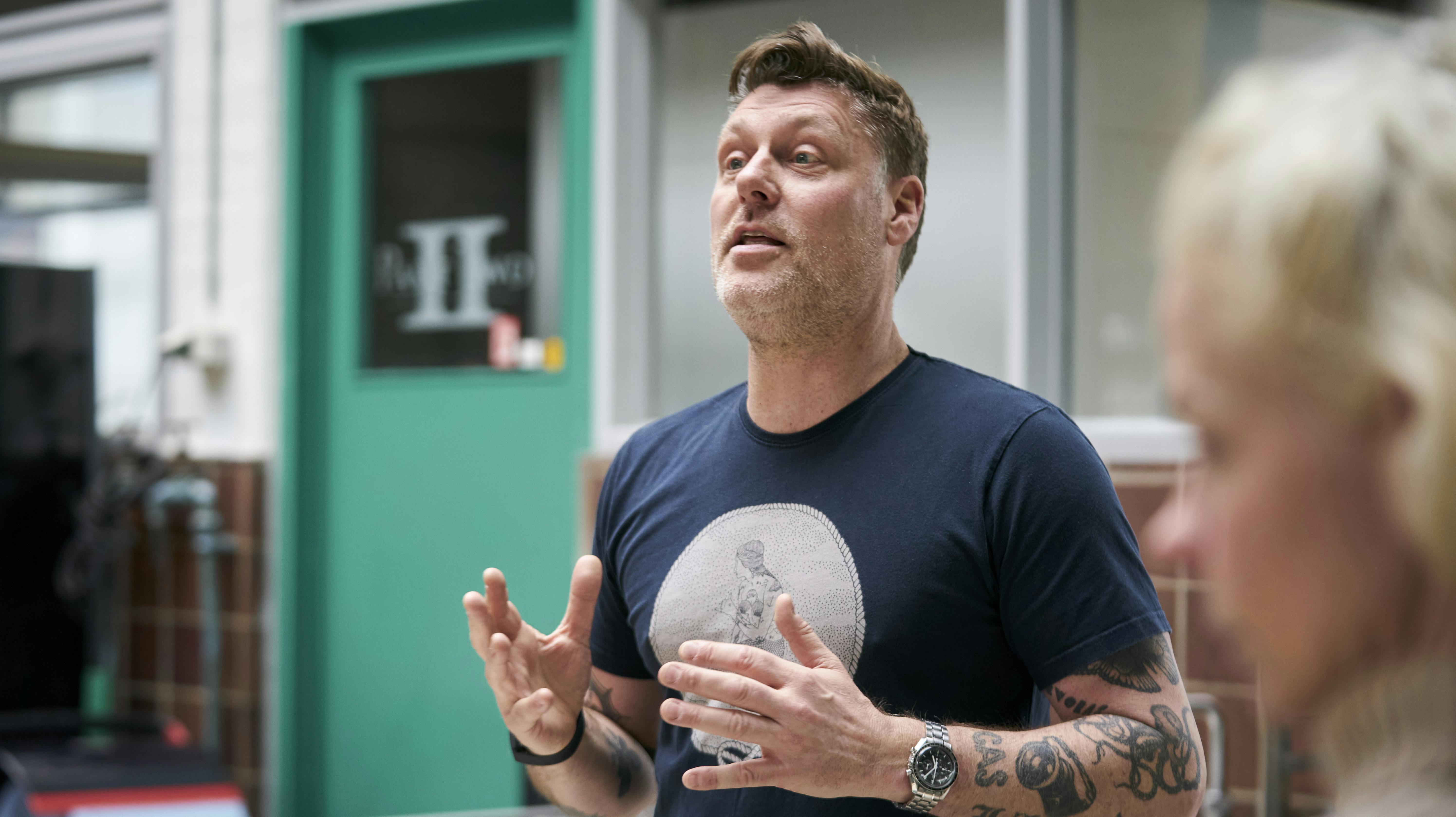 Timm Vladimirs kantine har fået en sur smiley og en bøde