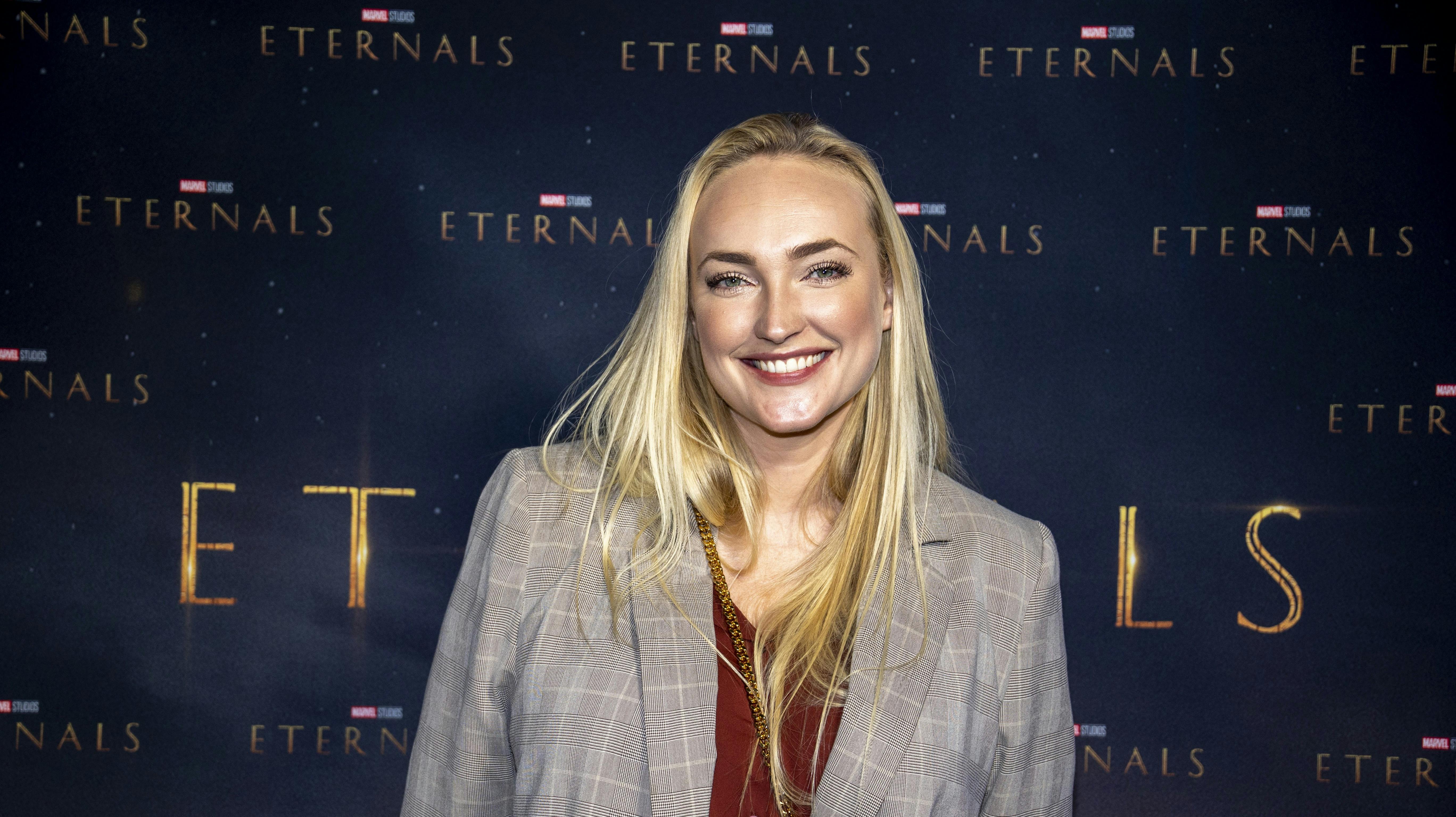 Uden at fortælle det til sine følgere - og faktisk kun røbe det for én veninde - har Line Hoffmeyer fået klippet guldringen af fingeren 