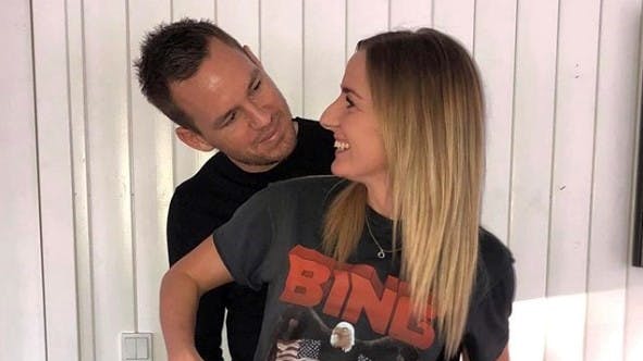 TV 2-eksperten Lærke Møller og Thomas Enevoldsen er blevet gift. Igen!