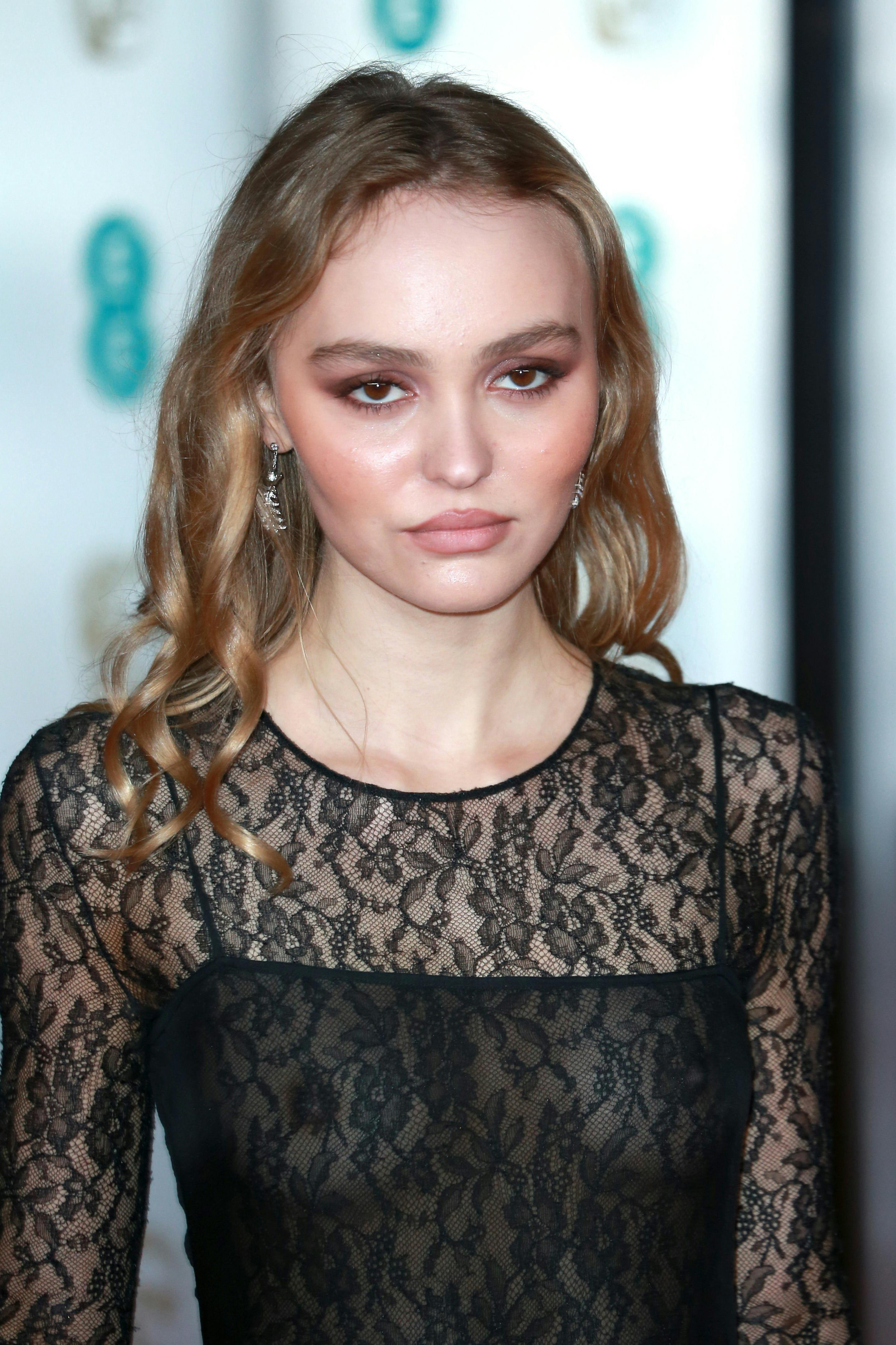 23-årige Lily-Rose Depp skal spille over for blandt andet musikeren "The Weeknd", der også er medforfatter på serien. nbsp;