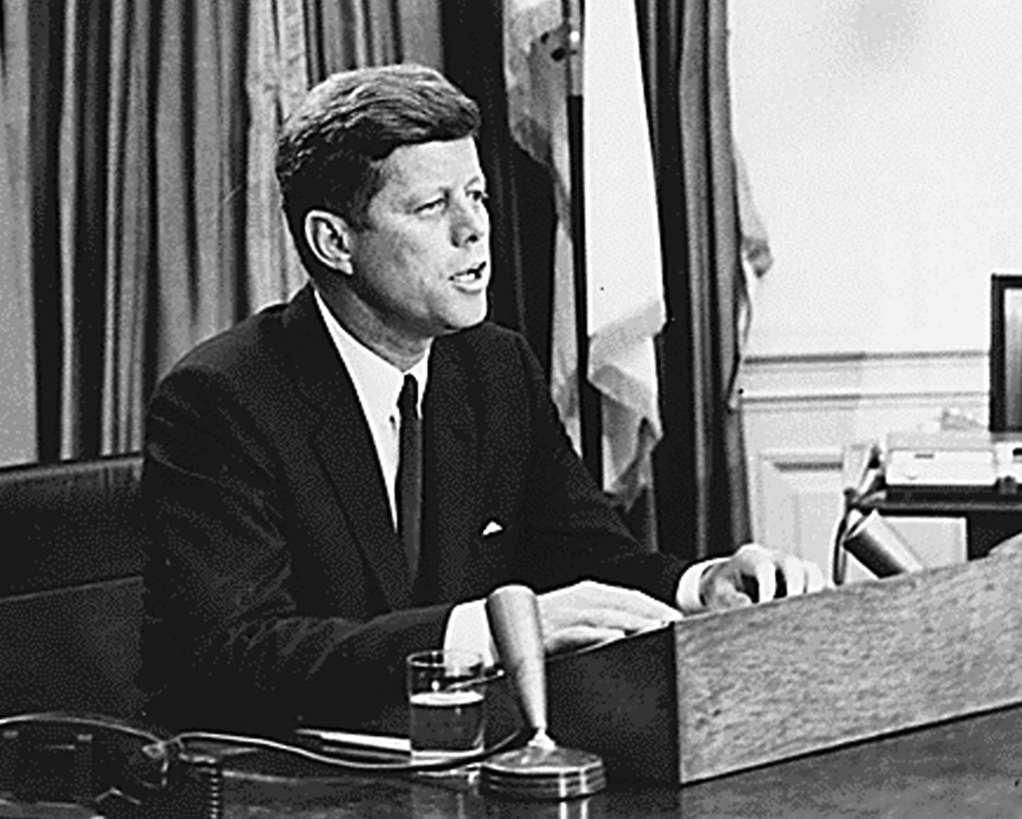 John F. Kennedy blev skudt i Dallas, Texas, den 22. november 1963 klokken 12.30 lokal tid.